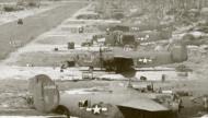 Asisbiz 42-72973 B-24J Liberator 7AF 30BG38BS Come Closer Kwajalein Marshall Islands 2nd April 1944 02