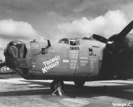 Asisbiz 42-73151 B-24J Liberator 7AF 30BG27BS Tropic Knight Kwajalein Marshall Islands April 1945 01