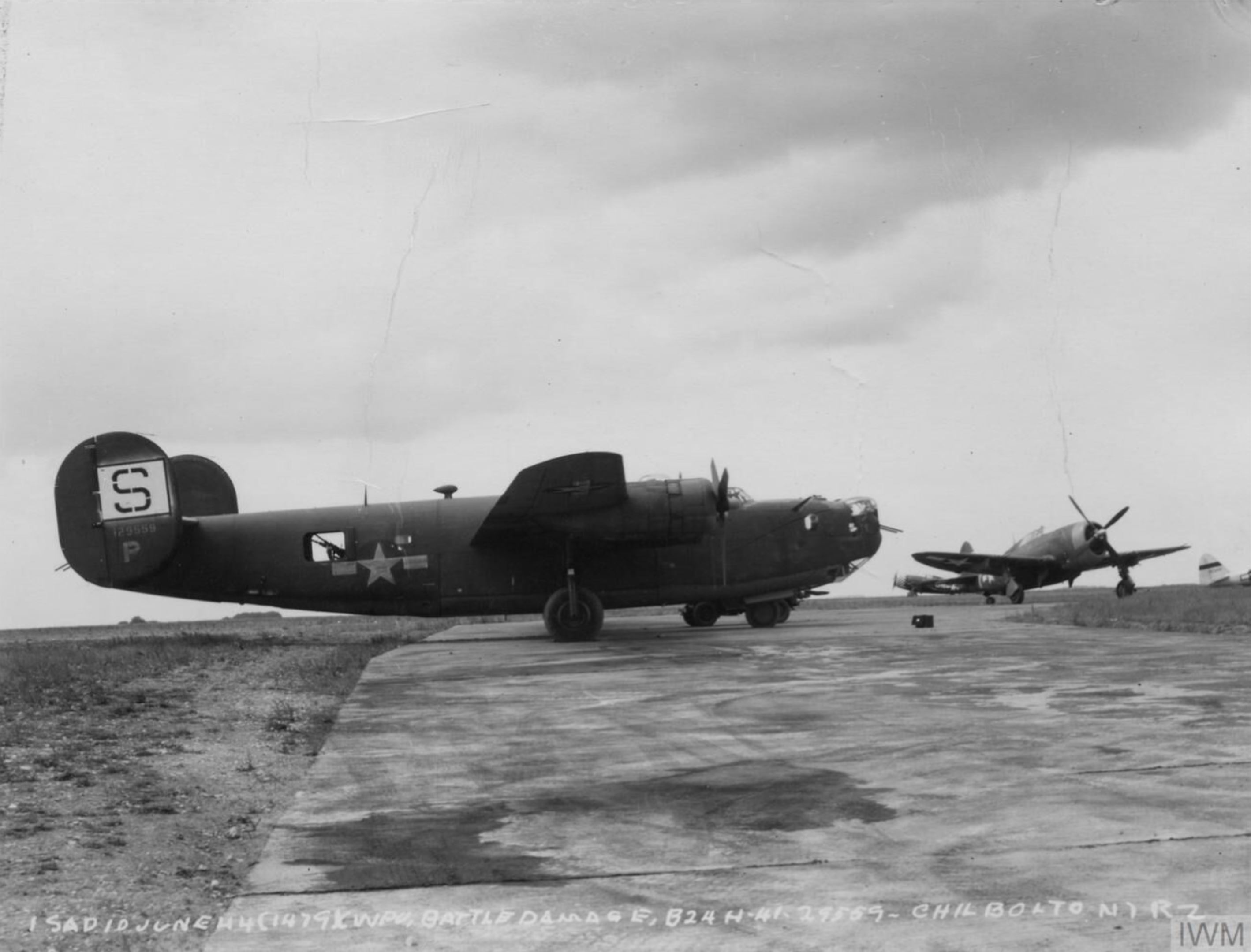 41-29559 B-24H Liberator 8AF 34BG7BS R2P Belchin' Bessie at Chilbolton 10th Jun 1944 FRE3405