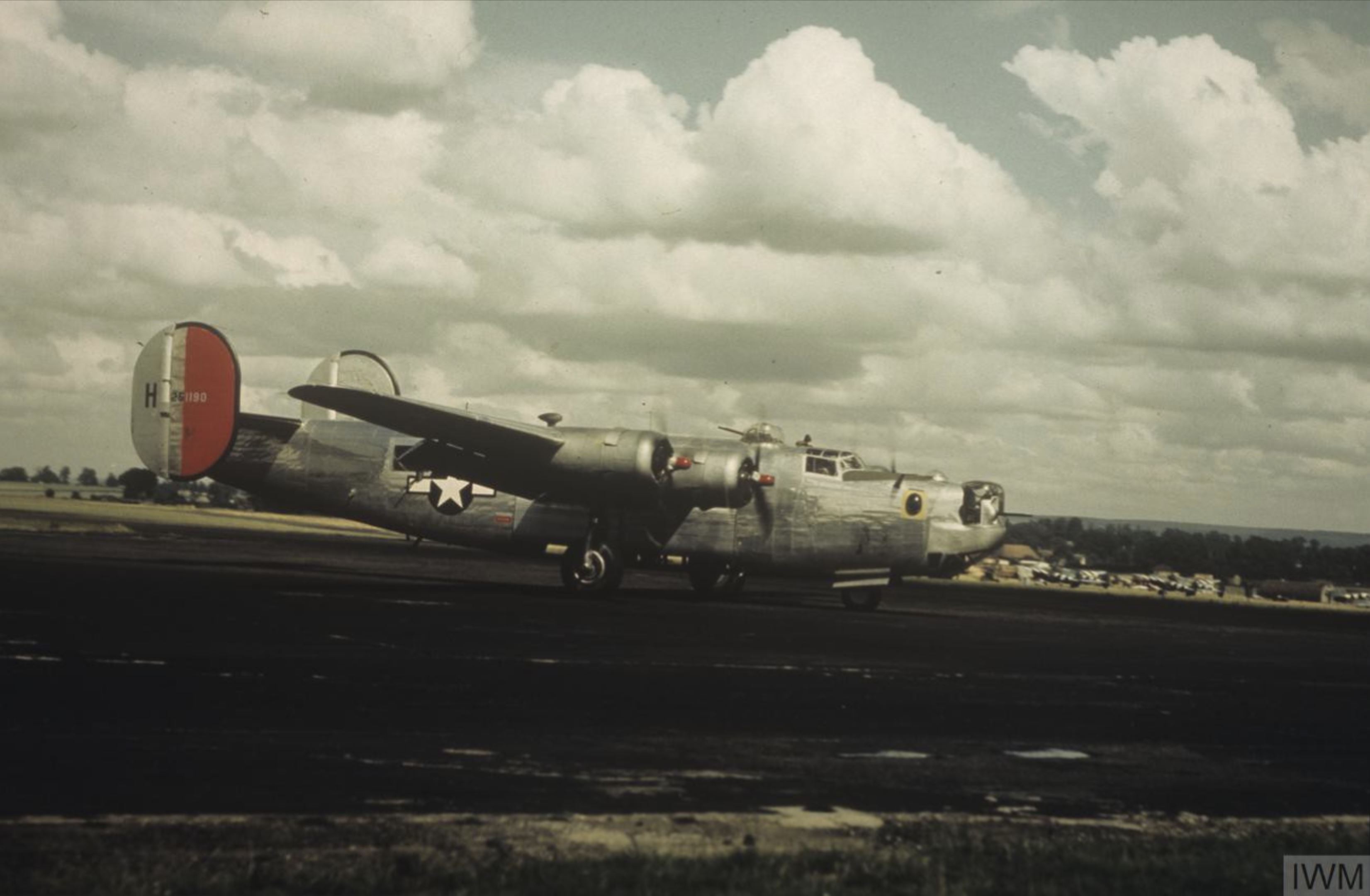 42-51190 B-24H Liberator 8AF 34BG18BS 8IH Ann at Mount Farm FRE5457