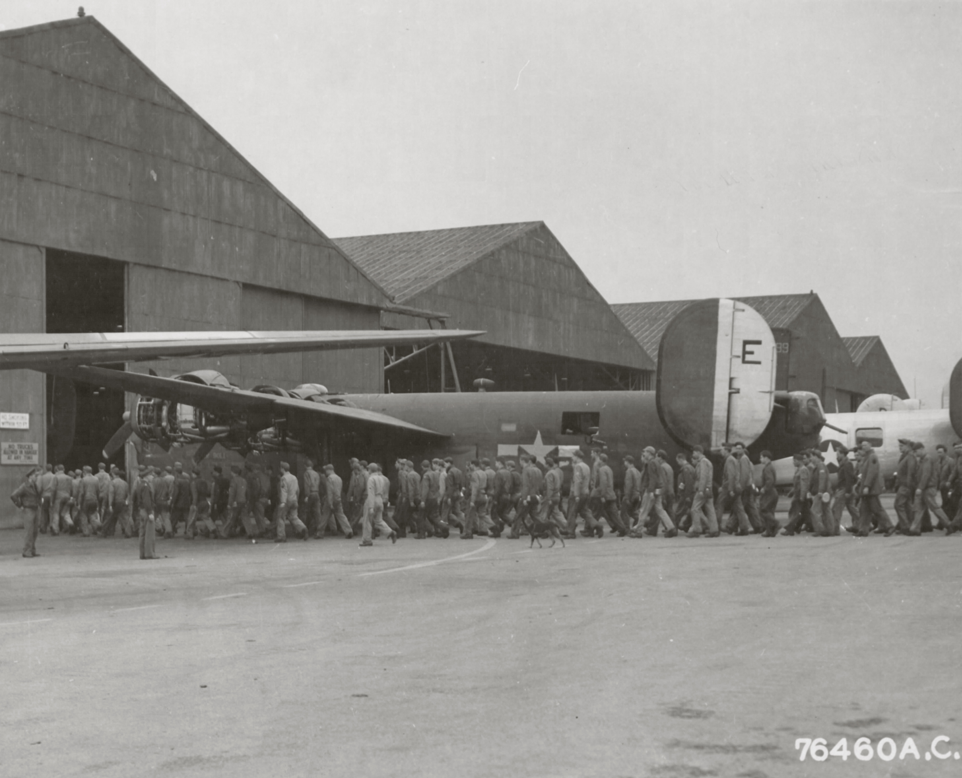42-94799 B-24H Liberator 8AF 34BG7BS R2E The Paper Doll under going engine maintenance England 1944 01