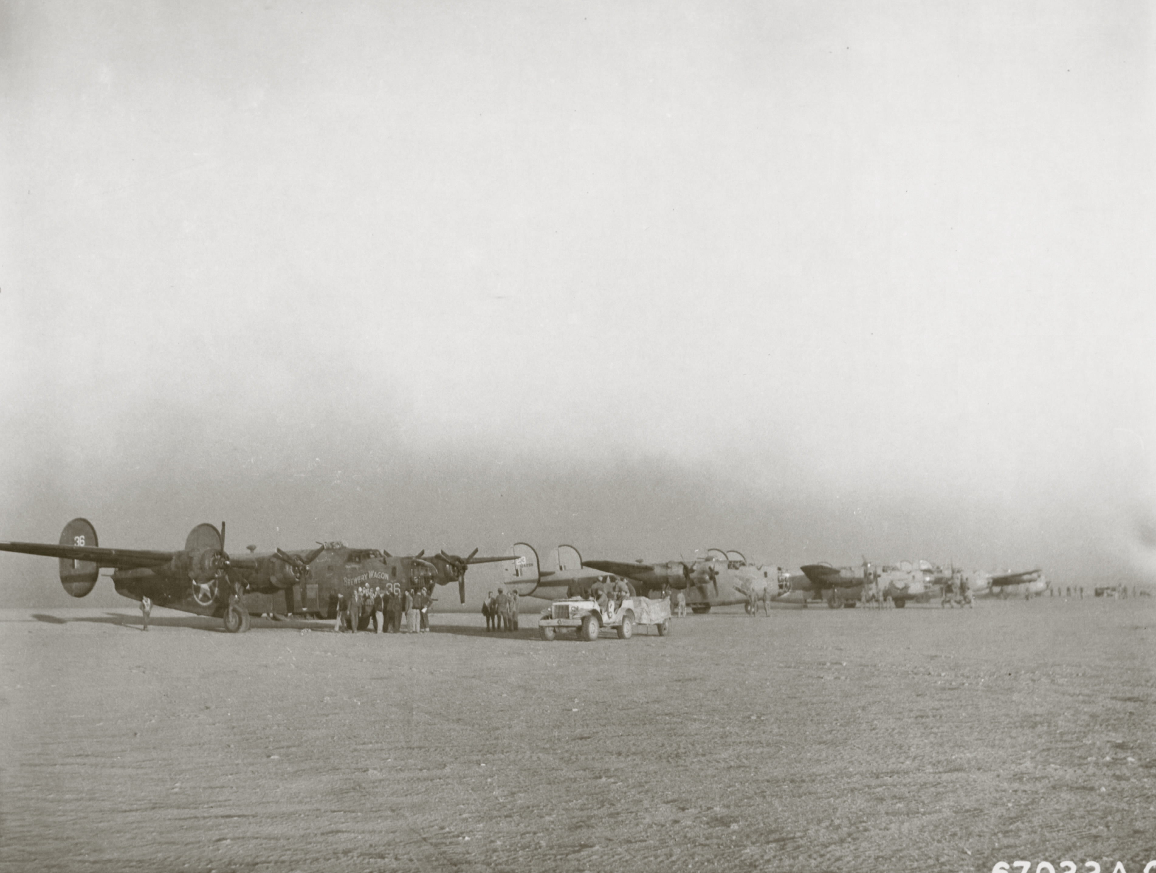 41-24258 B-24D Liberator 9AF 376BG512BS 23 Desert Lily Bengasi Libya 10th Aug 1943 01