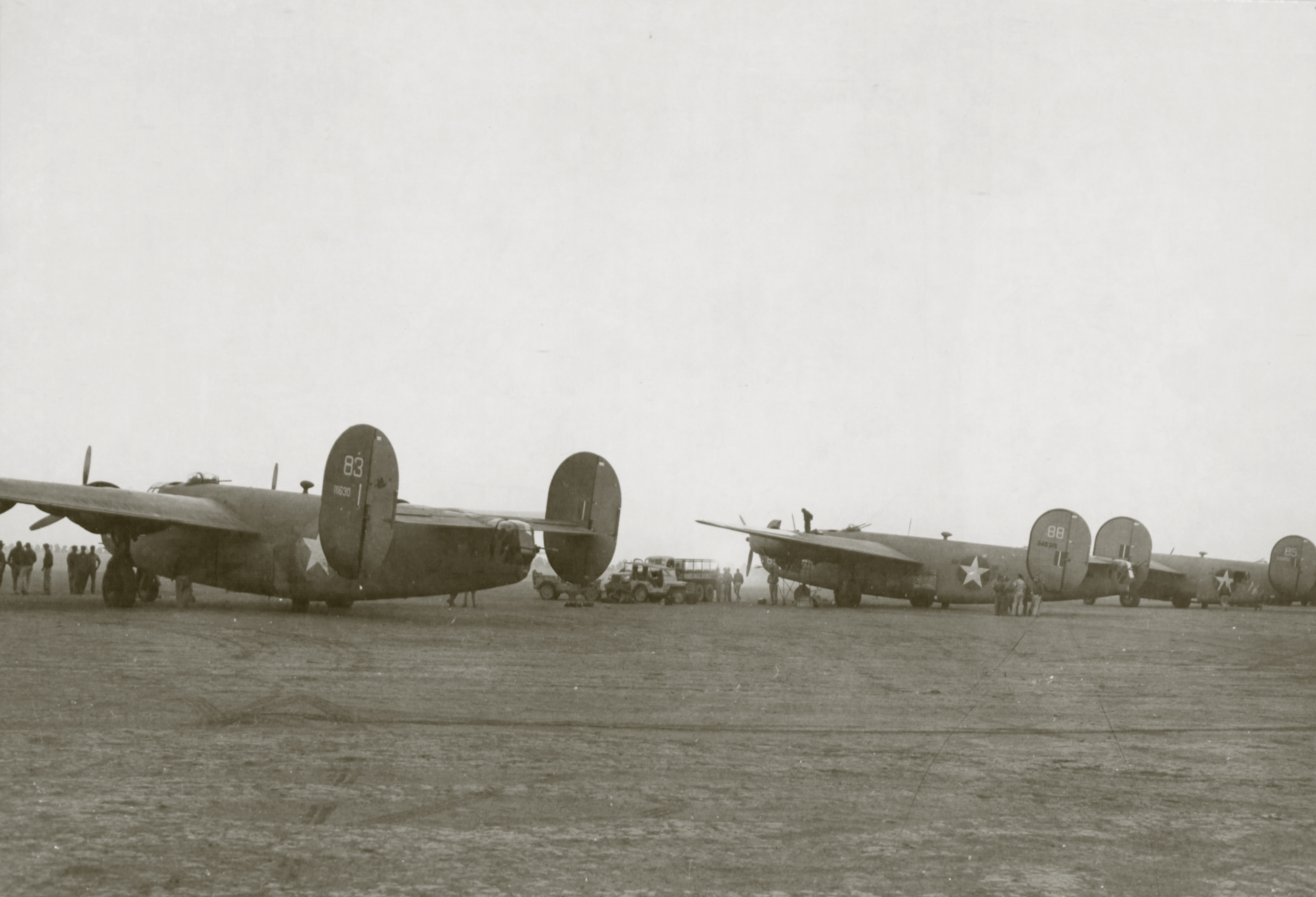 42-40319 B-24D Liberator 9AF 376BG515BS 88 Yankee Rebel Bengasi Libya 10th Aug 1943 01