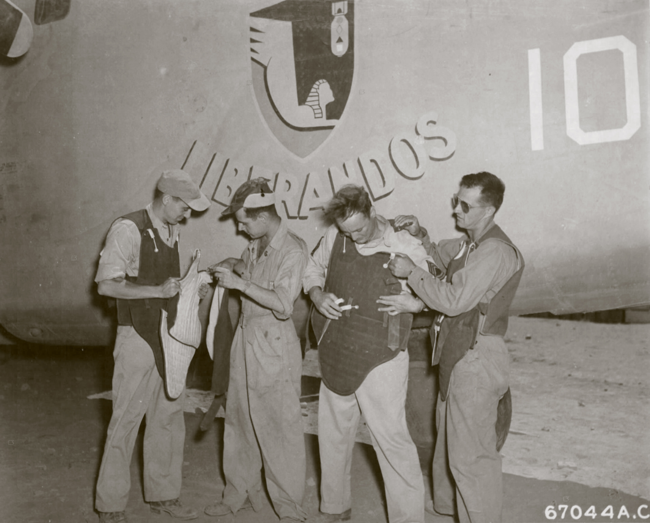 42-40664 B-24D Liberator 9AF 376BG515BS 100 Tidal Wave 1st Ploesti Roumania raid at Bengasi Libya 1st Aug 1943 02