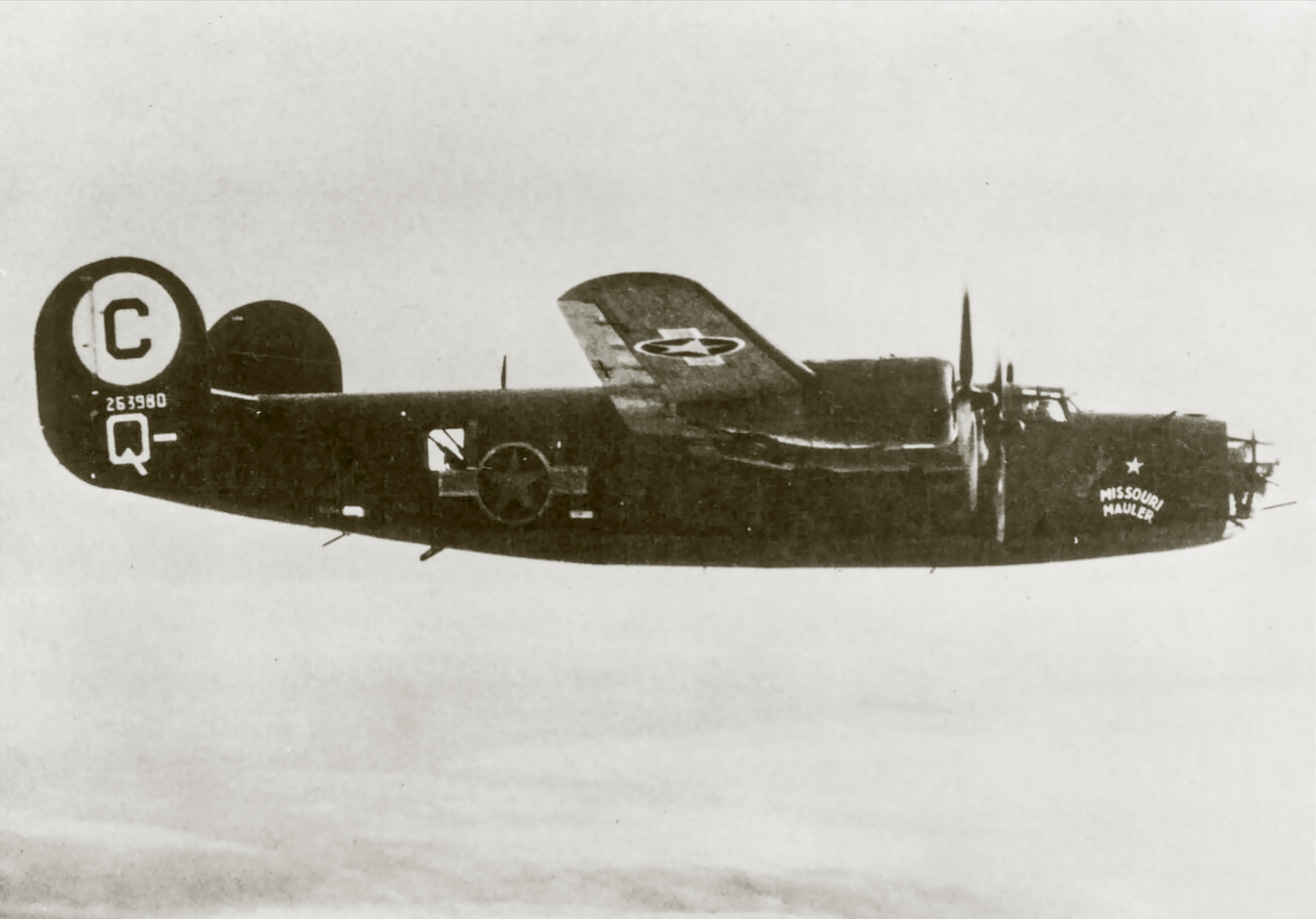 42-63980 B-24D Liberator 8AF 389BG567BS HPQ Missouri Mauler in flight FRE1548