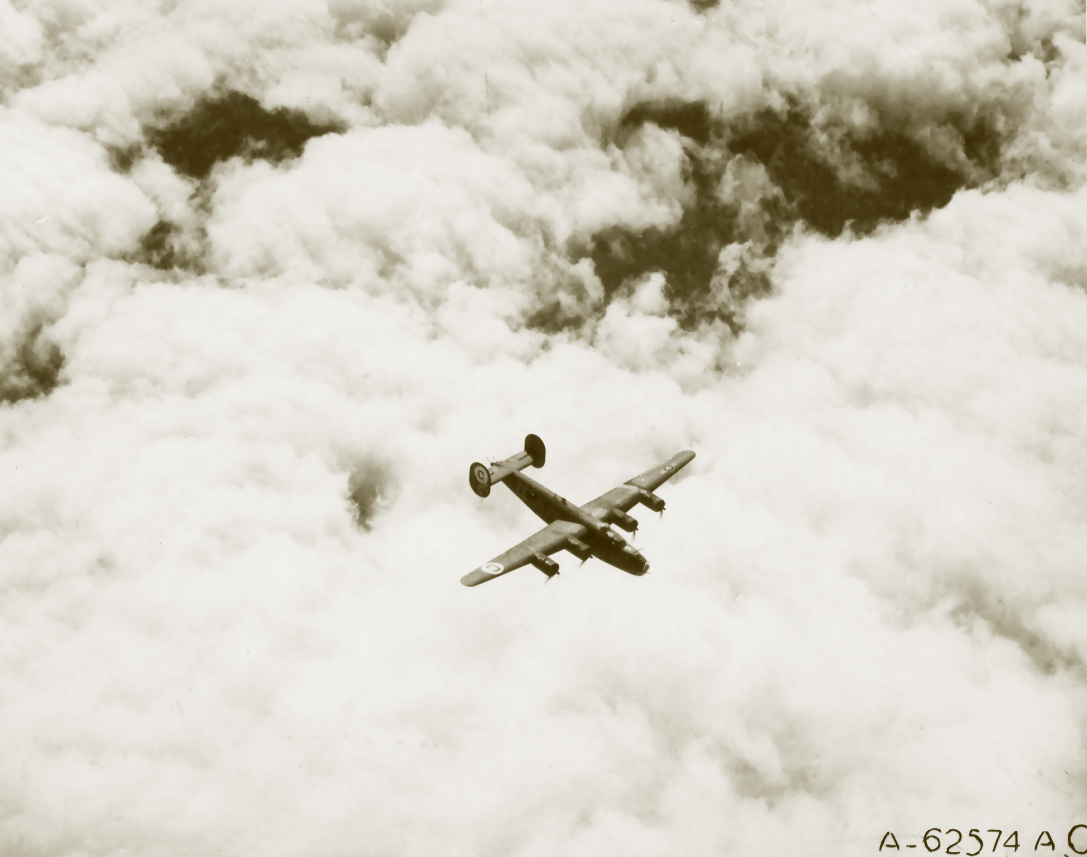 42-72866 B-24D Liberator 8AF 389BG565BS EEQ Jackass Male in formation 1944 NA479