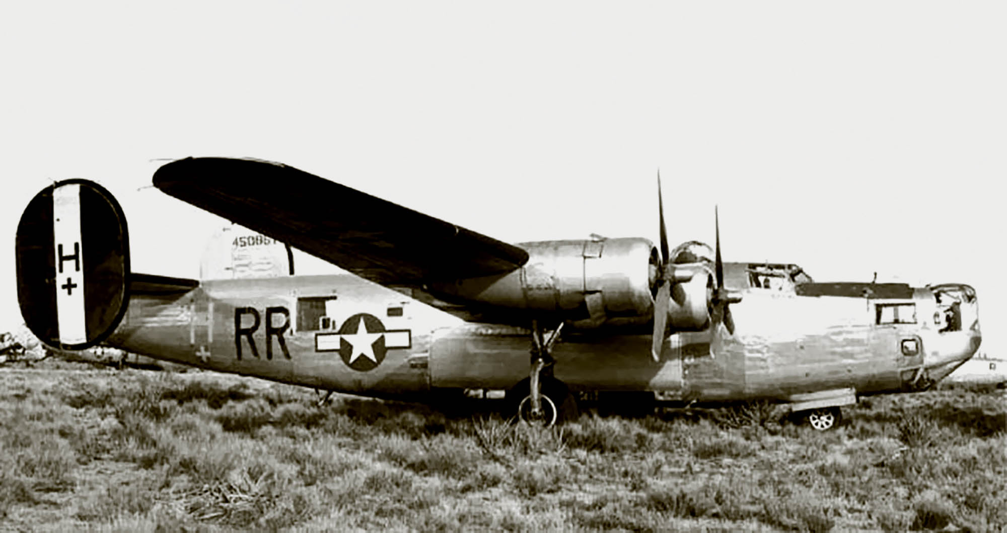 44-50867 B-24M Liberator 8AF 389BG566BS RRH in the USA awaiting scrapping 01