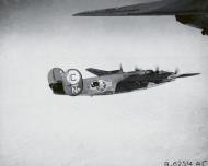 Asisbiz 42 40619 B 24D Liberator 8AF 389BG567BS HPN+ enroute to the drop zone 1944 01