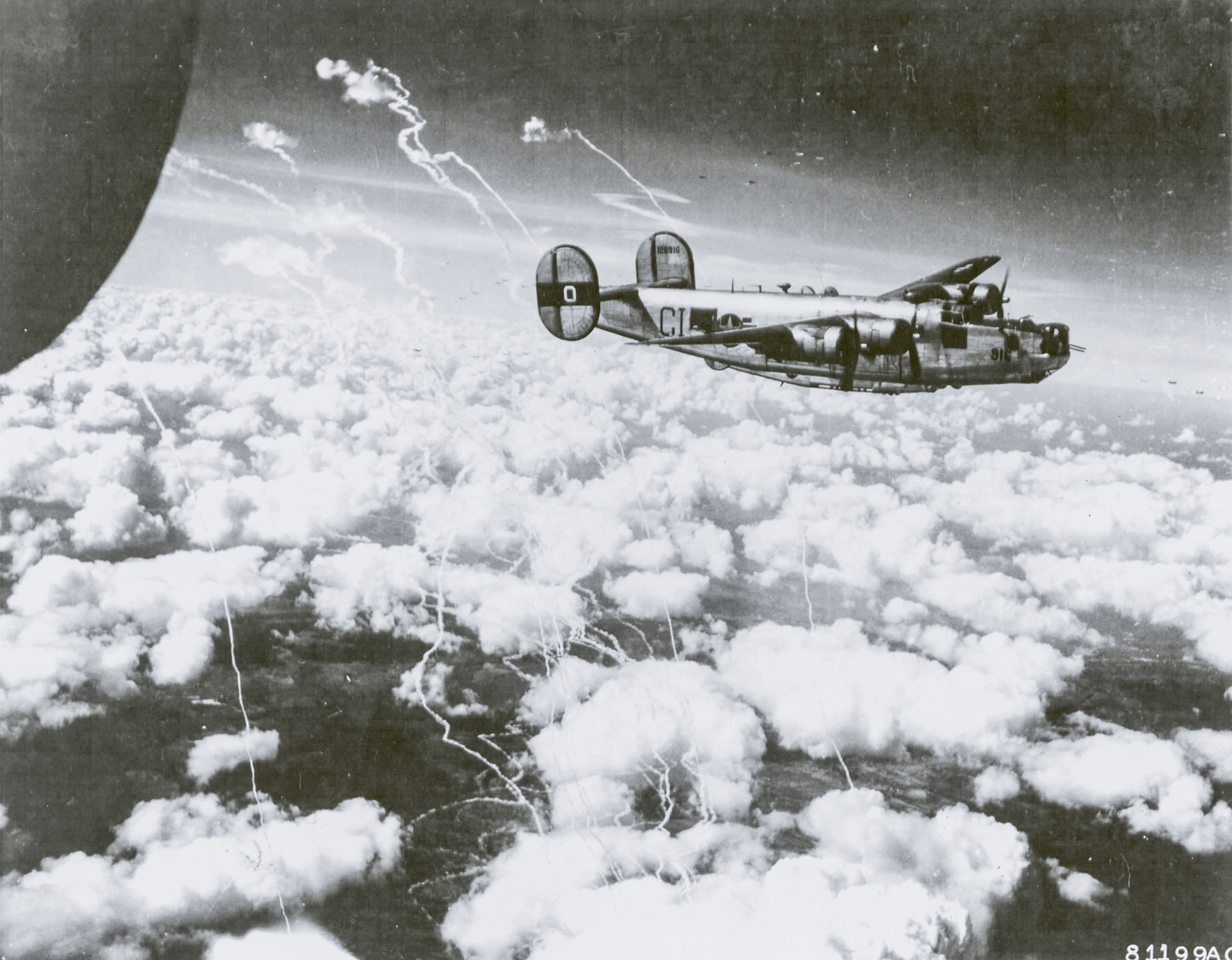 41-28916 B-24H Liberator 8AF 392BG576BS CIO Lus Shush Lay Dee at the drop zone Germany 01