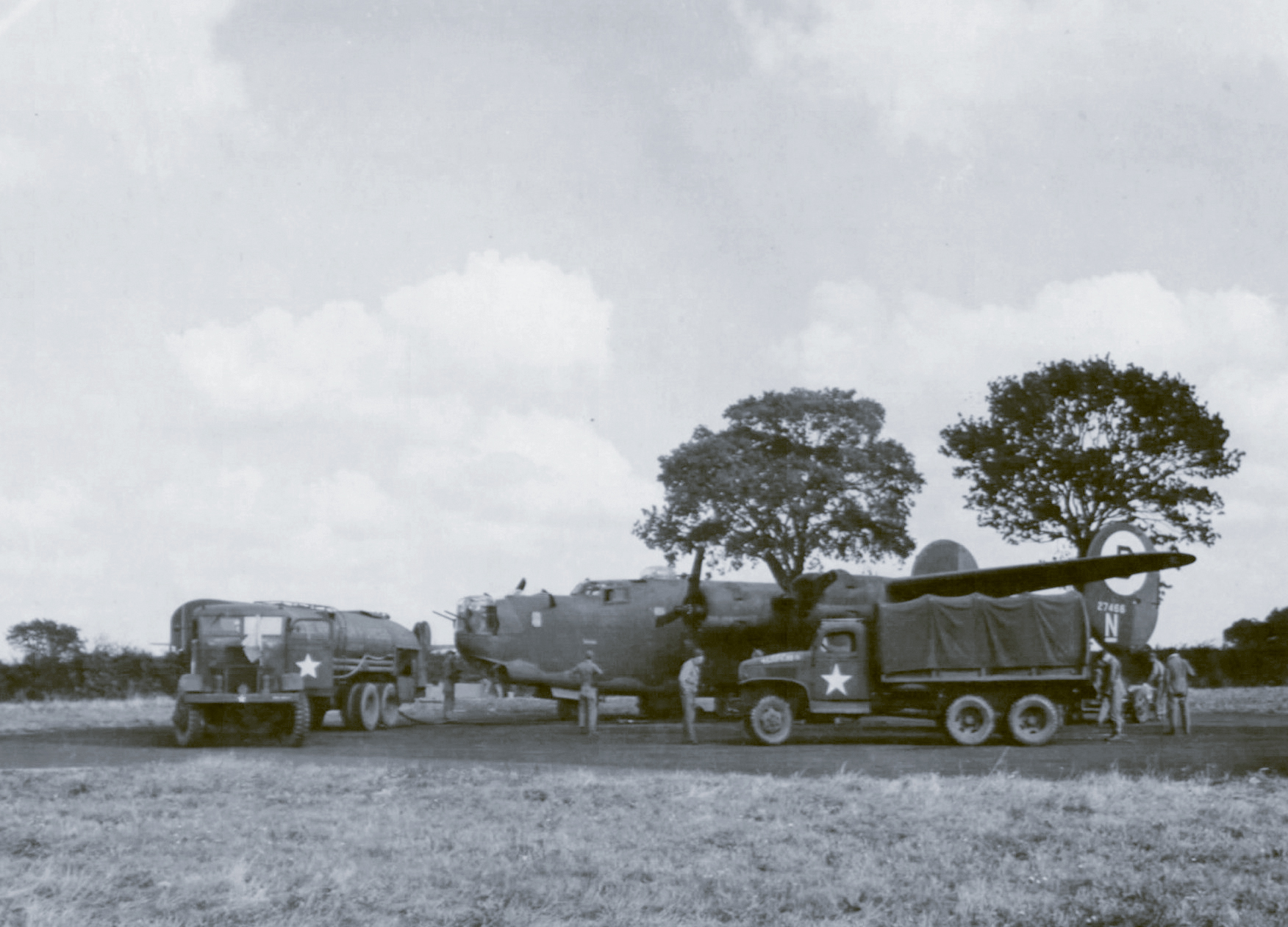 42-7466 B-24H Liberator 8AF 392BG578BS ECN Ford’s Folly nose art left side Wendling England 01