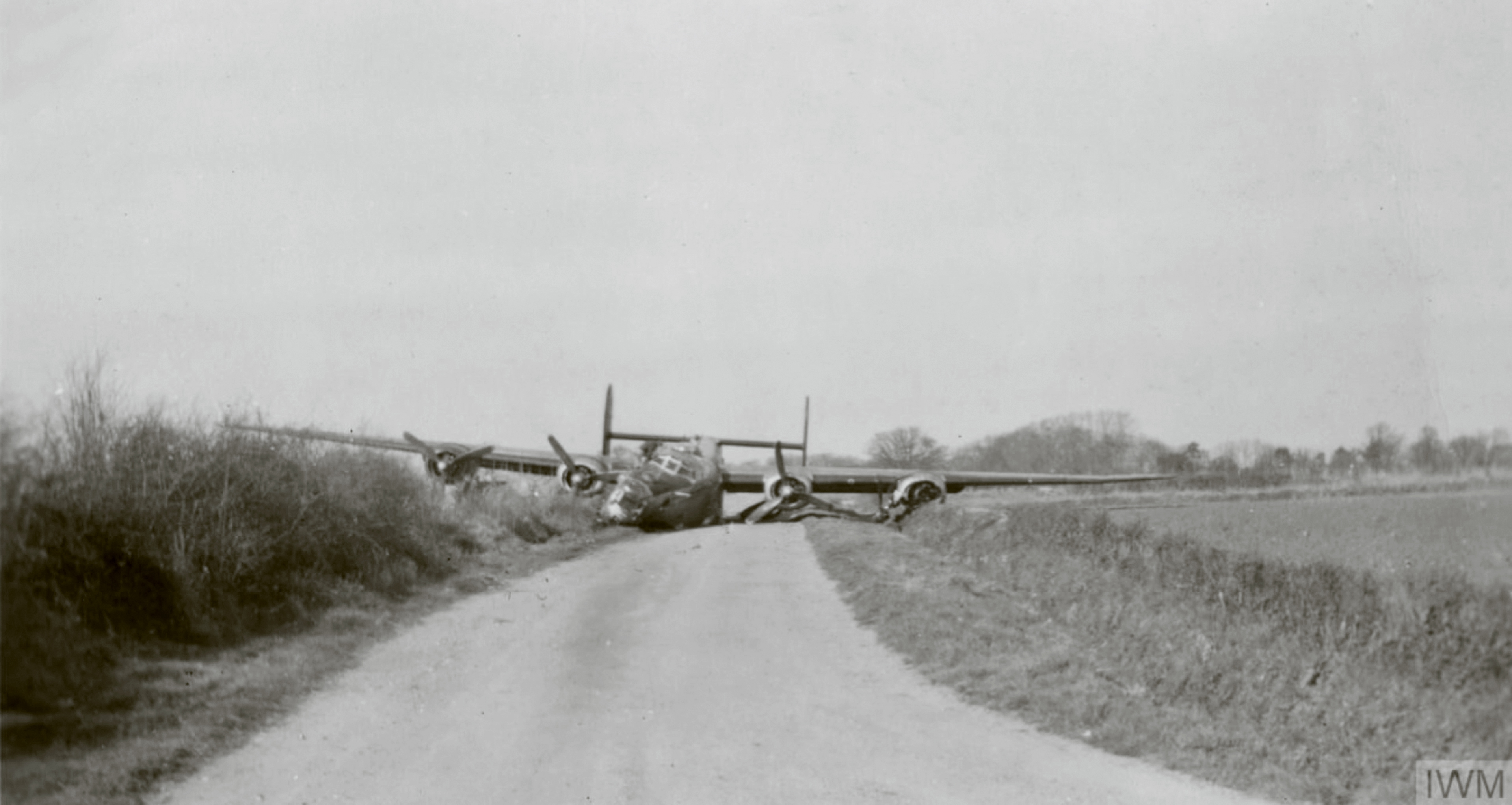 42-95464 B-24H Liberator 8AF 392BG576BS CIF Mary L overshot the runway at Foulsham 11th Feb 1945 FRE7993