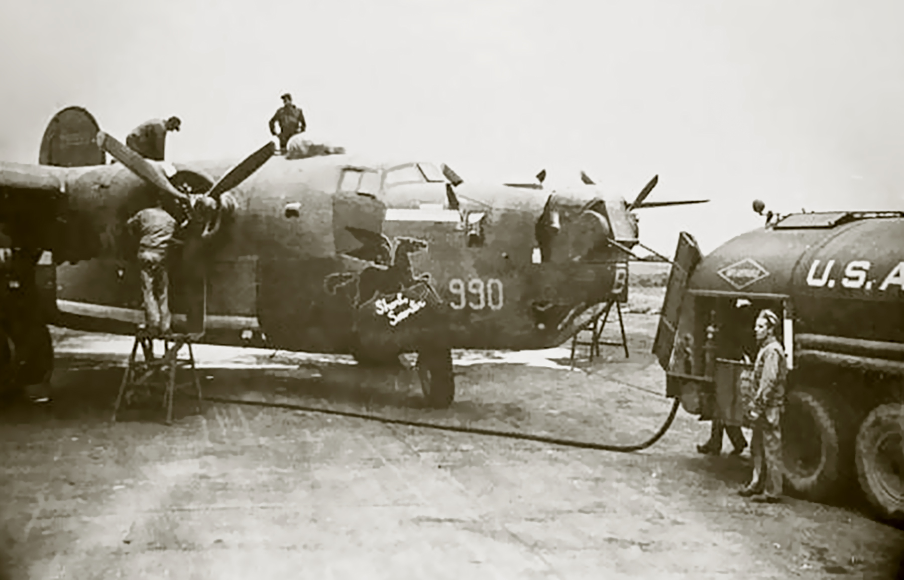 42-99990 B-24J Liberator 8AF 392BG579BS GCH Short Snorter nose art right side Wendling England 01