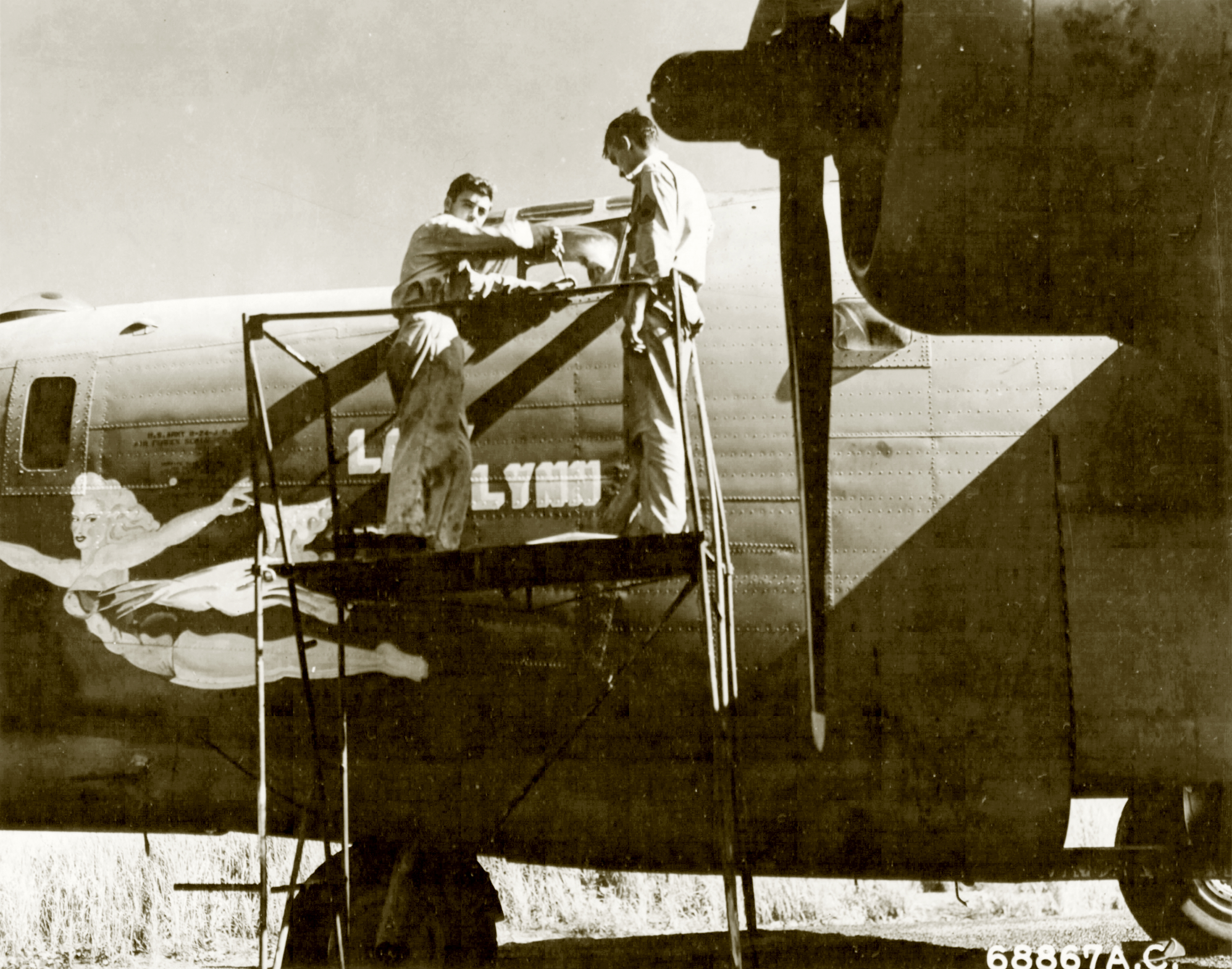 42-109991 B-24J Liberator 5AF 43BG63BS Lady Lynn Nadzab Papua New Guinea 11th Jun 1944 01