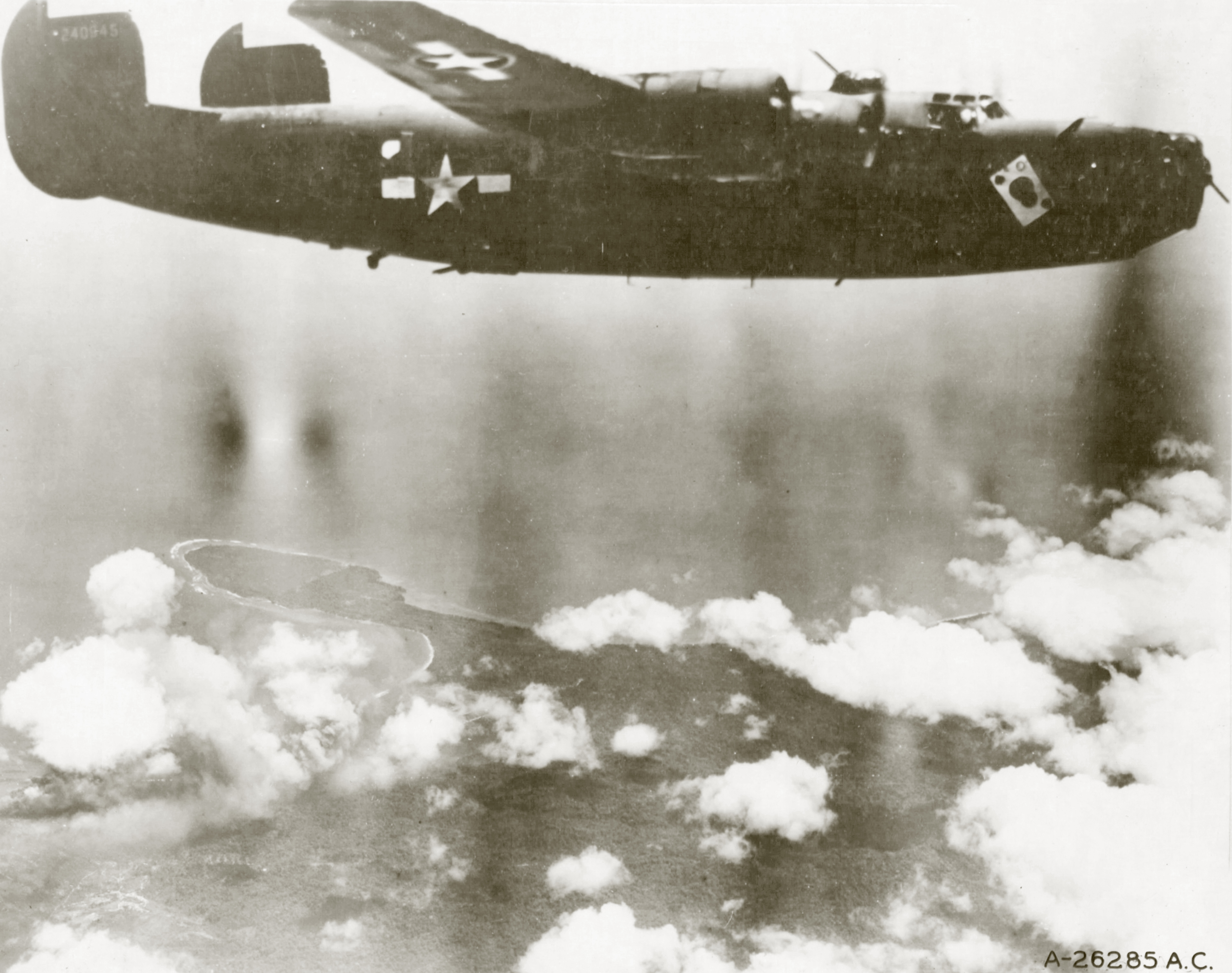 42-40945 B-24D Liberator 5AF 43BG63BS The Ace O' Spades over Wewak New Guinea 20th Dec 1943 01