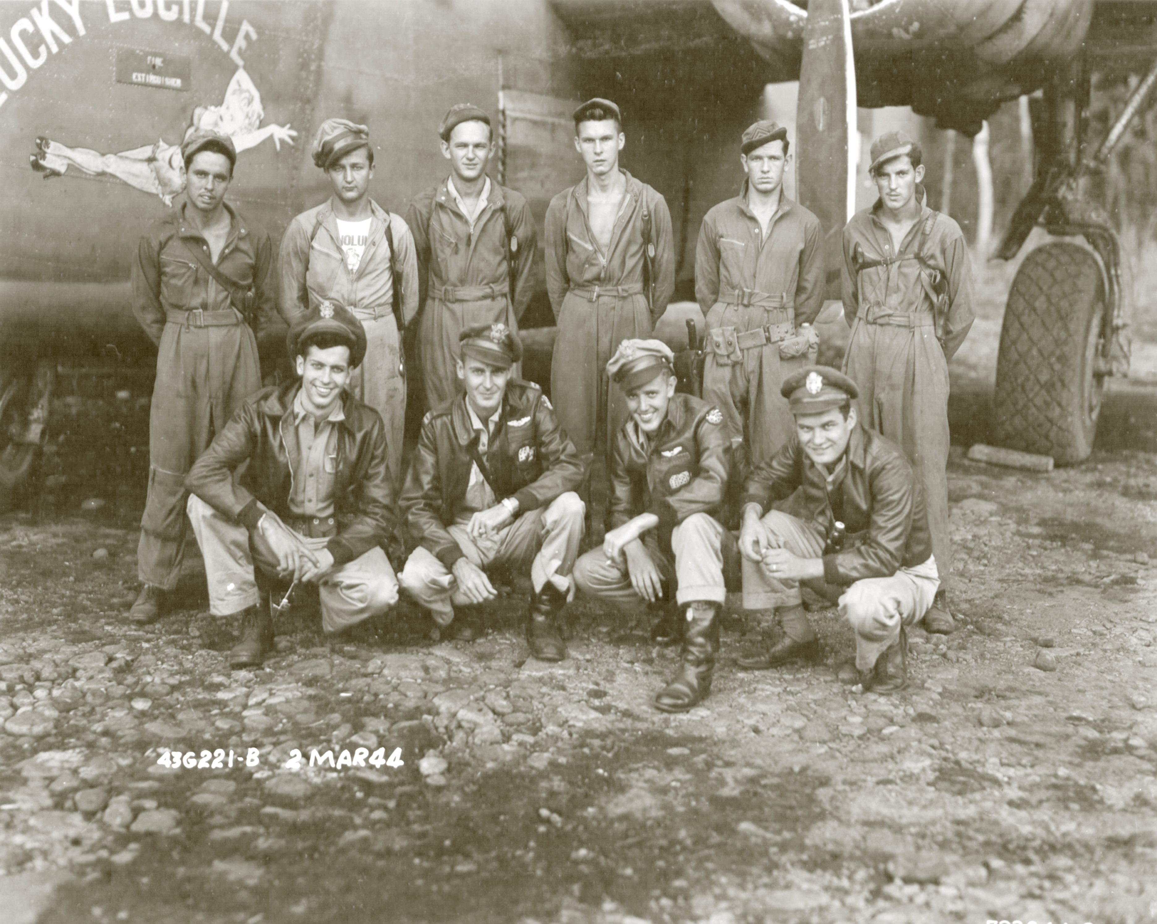 42-41224 B-24D Liberator 5AF 43BG64BS Lucky Lucille with crew at Dobodura New Guinea 2nd Mar 1944 02