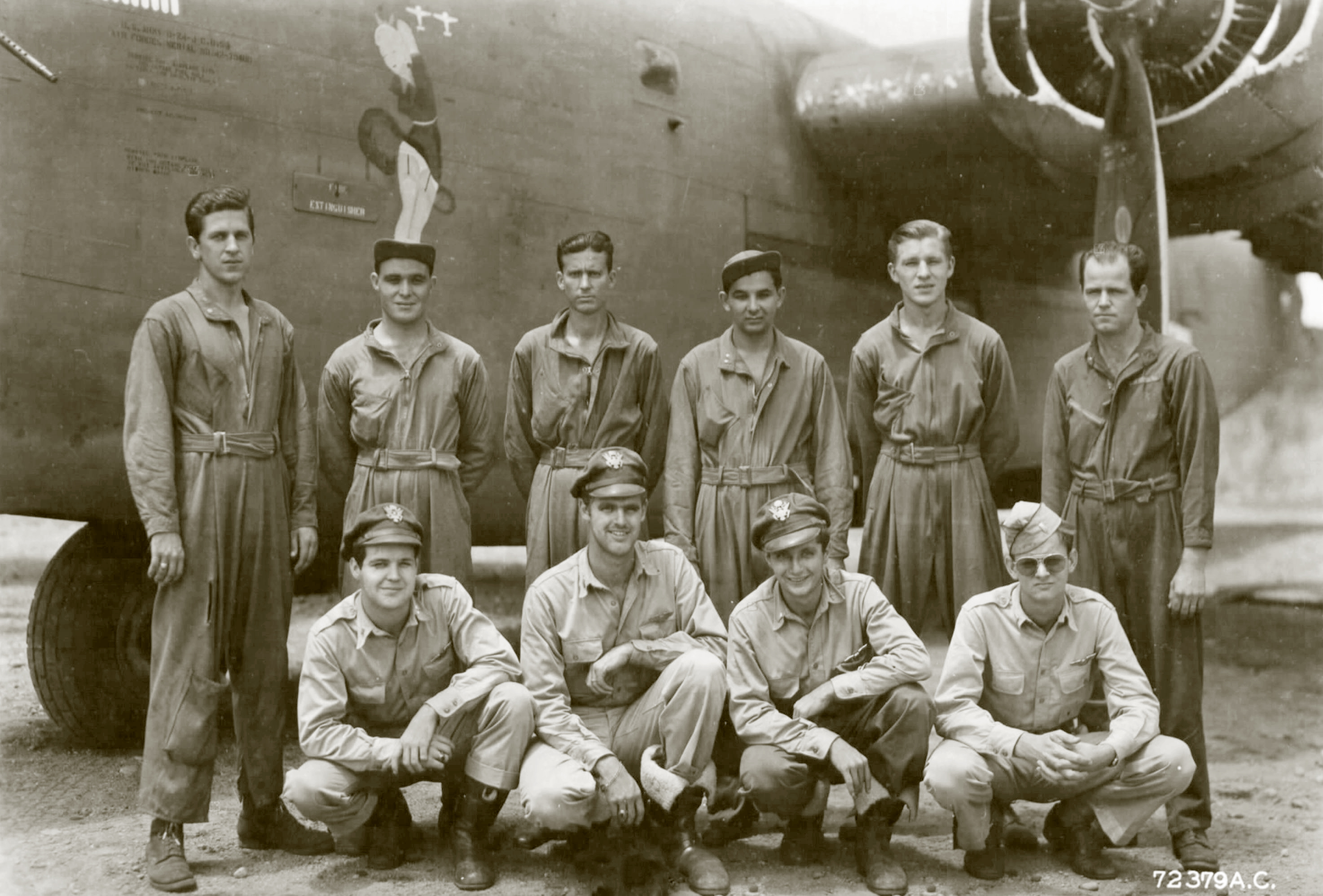 42-73480 B-24J Liberator 5AF 43BG403BS Nancy Jane with crew at Dobodura New Guinea 1944 01