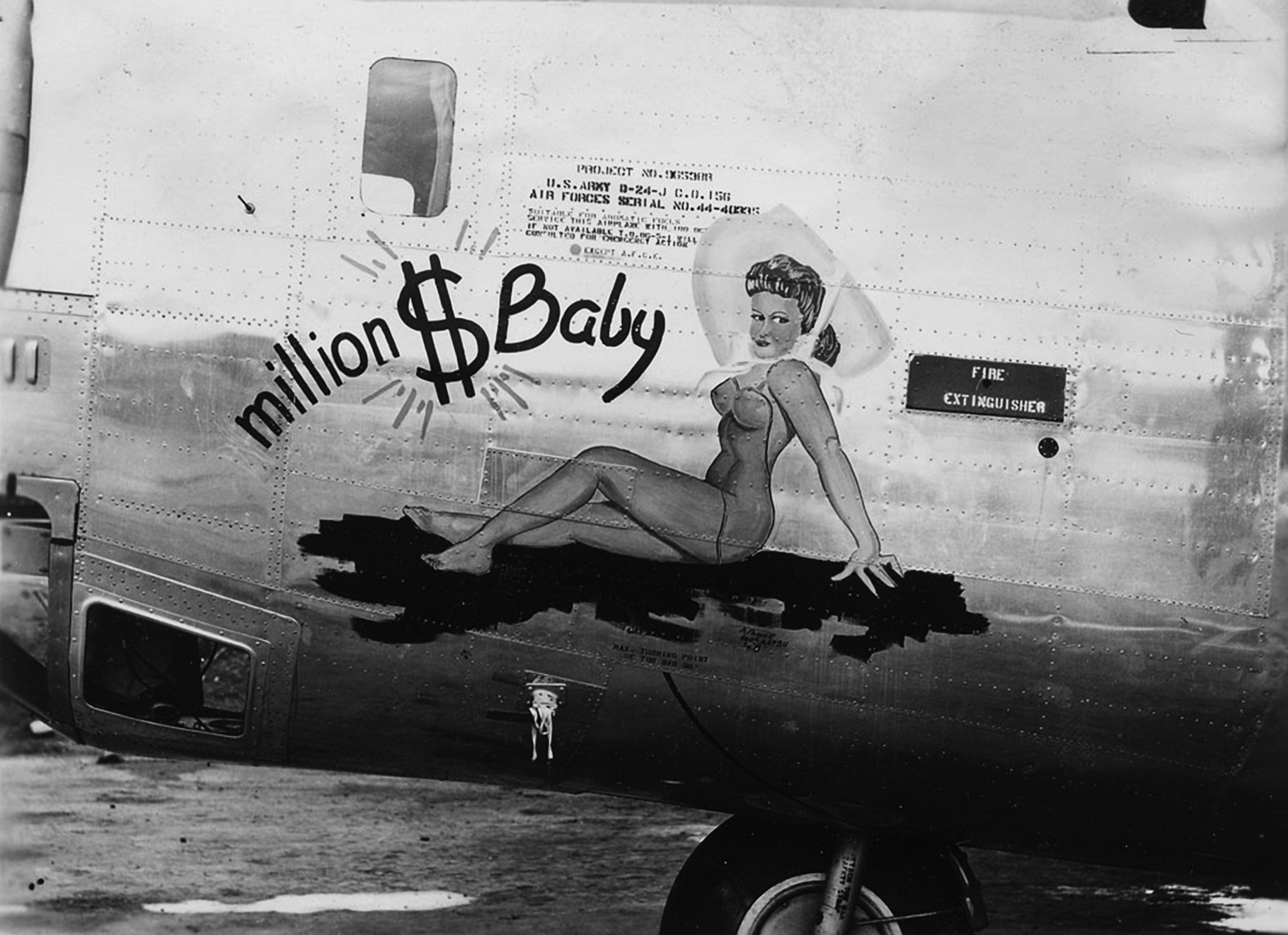 44-40335 B-24J Liberator 5AF 43BG403BS Million dollar Baby nose art left side 01