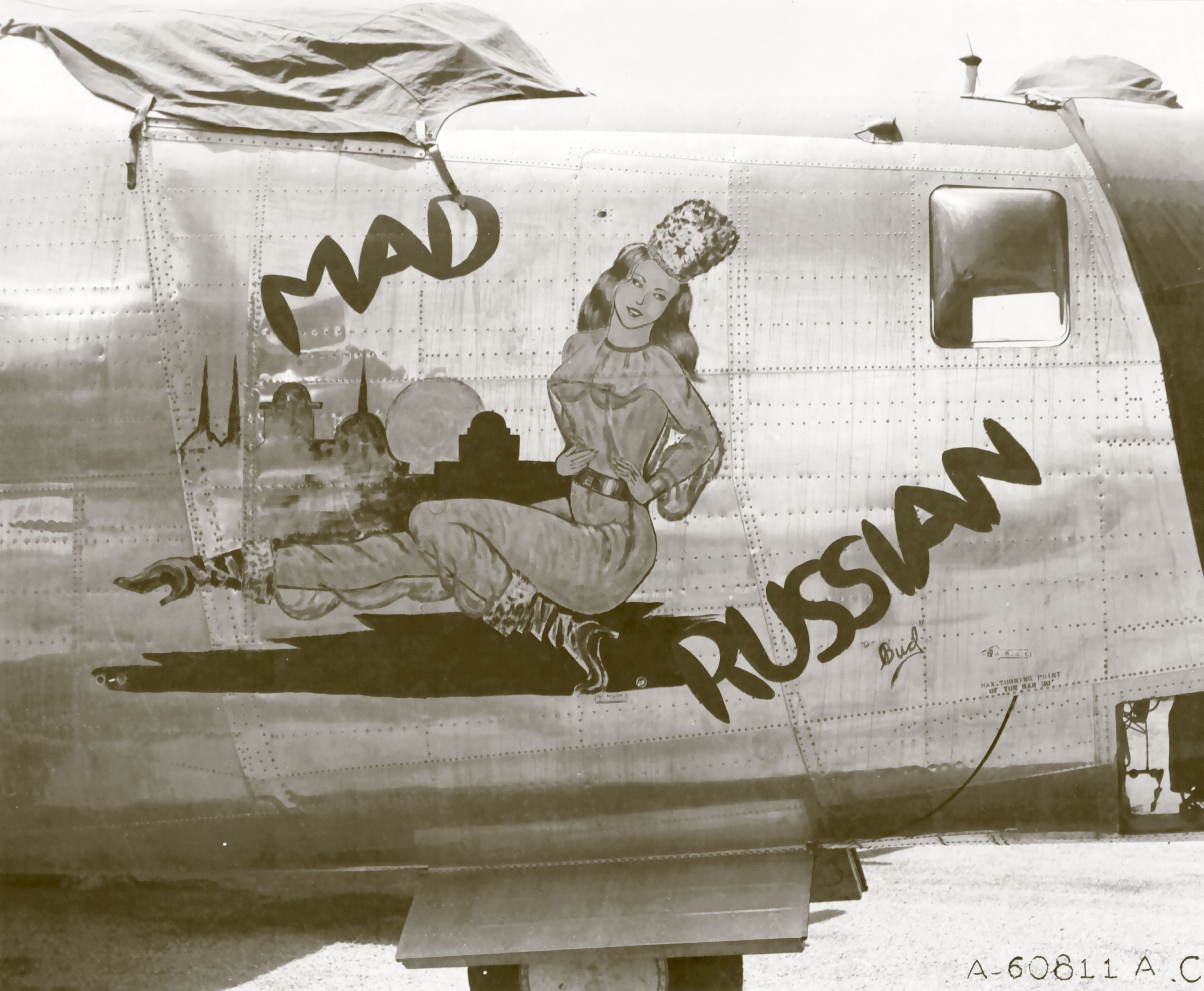 44-41846 B-24M Liberator 5AF 43BG65BS Mad Russian nose art right side 01