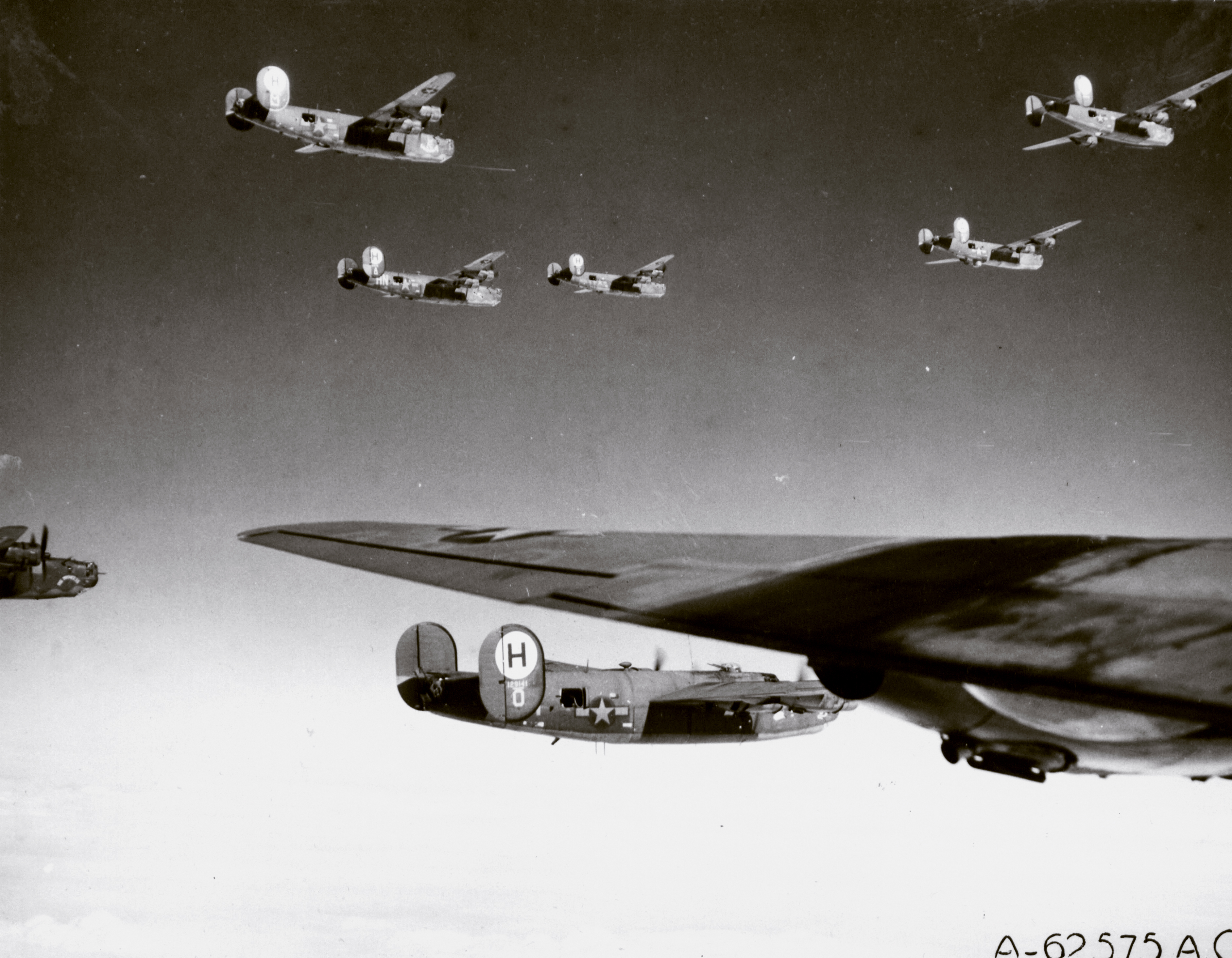 41-29141 B-24H Liberator 8AF 446BG706BS RTO Kill Joy fly in formation enroute to the target of the day 02