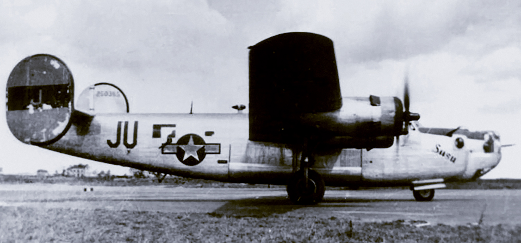 42-50365 B-24H Liberator 8AF 446BG707BS JUJ Susu in England 1944 01
