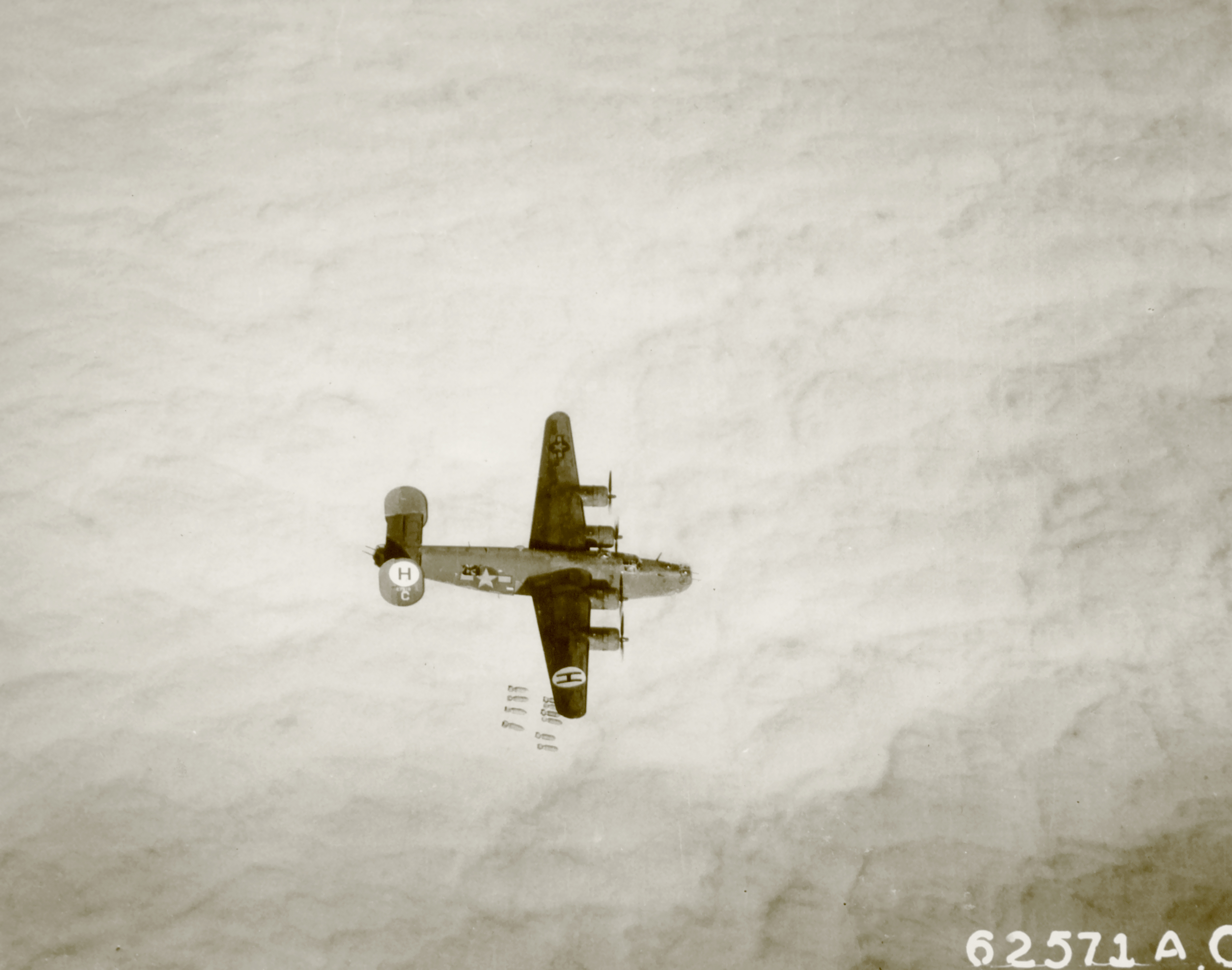 42-7610 B-24H Liberator 8AF 446BG706BS RTC Satan's Sister over the drop zone 24th Nov 1944 01