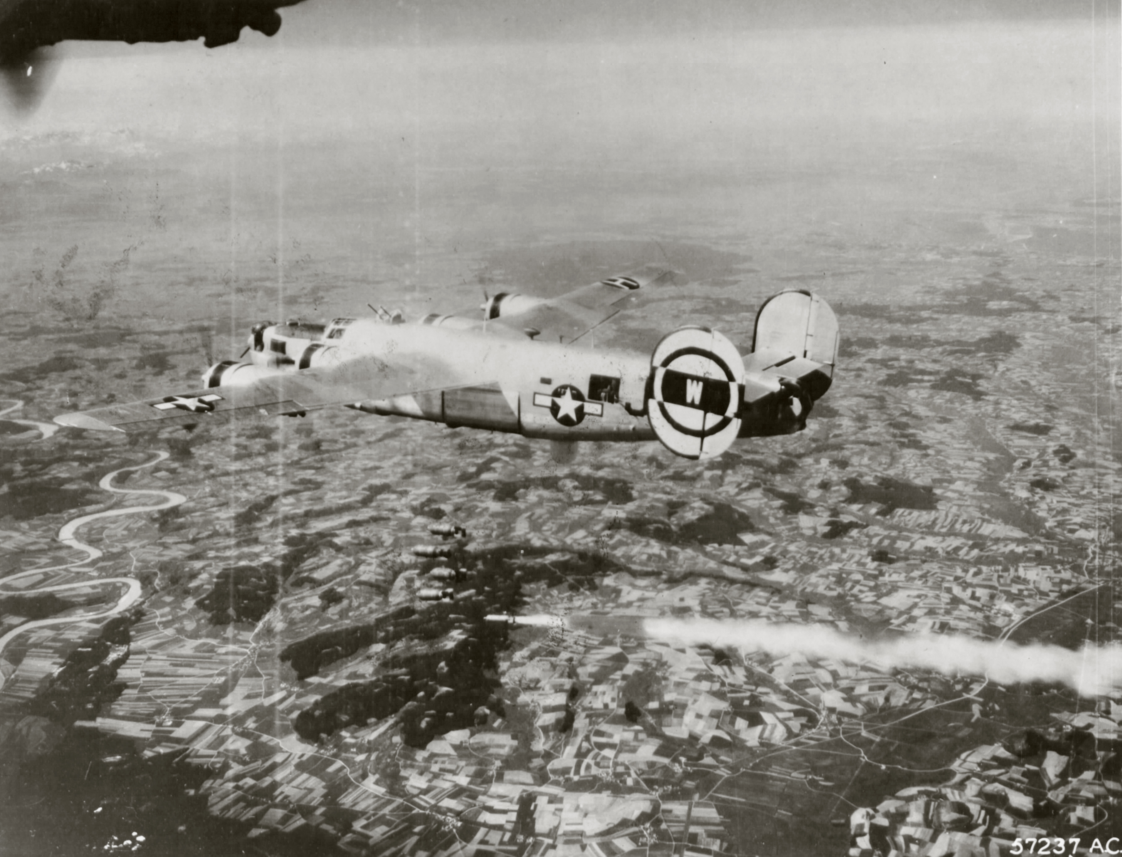 44-50328 B-24M Liberator 8AF 446BG707BS JUW over Muhldorf Germany 1945 01