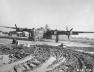Asisbiz 42-52121 B-24H Liberator 8AF 448BG713BS IGA Wolf Pack at Seething Norfolk England 9th Sep 1944 NA2116