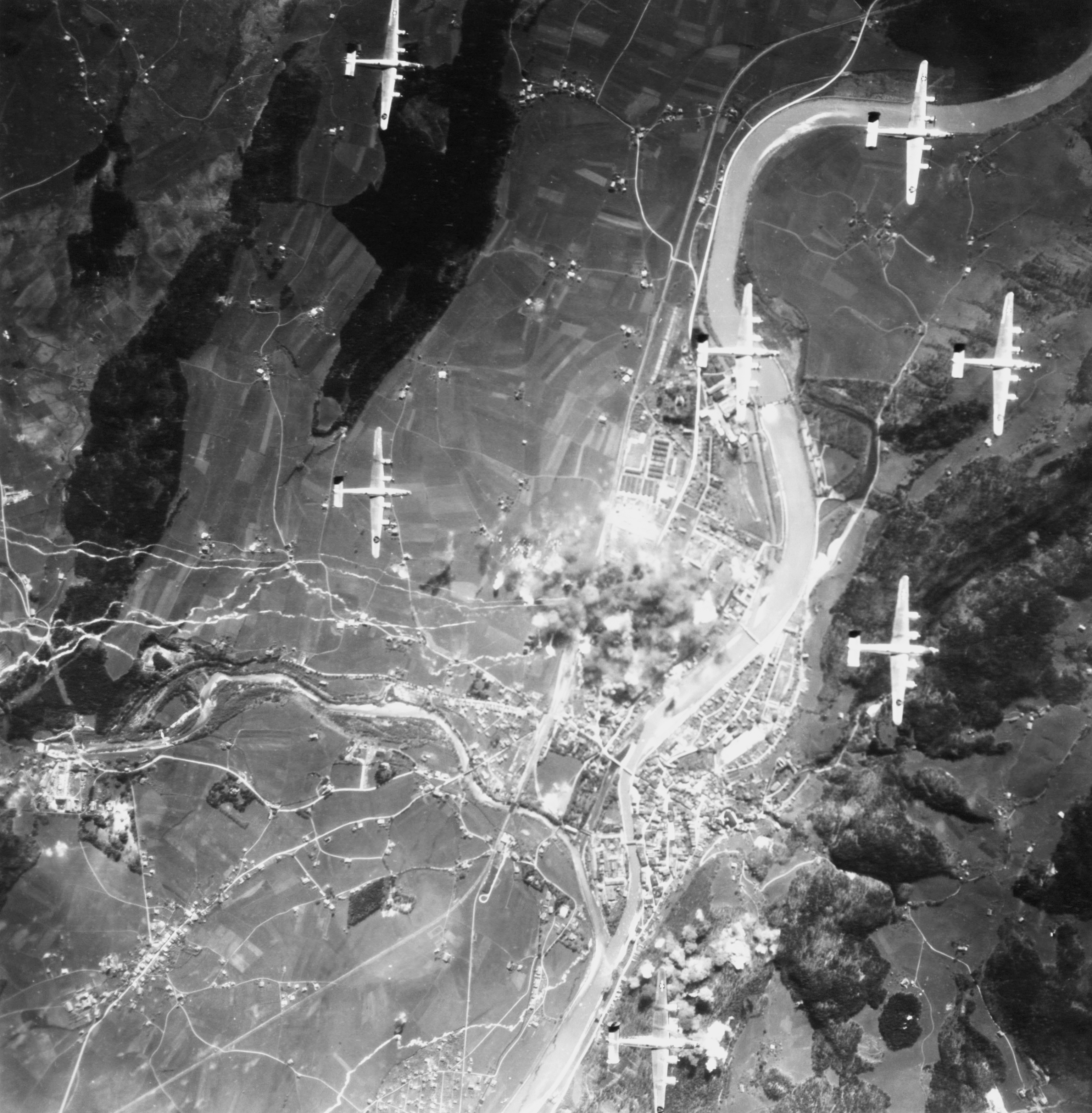 Target 8AF 44BG hit Marshalling Yards at Hallein Germany 25th Apr 1945 01