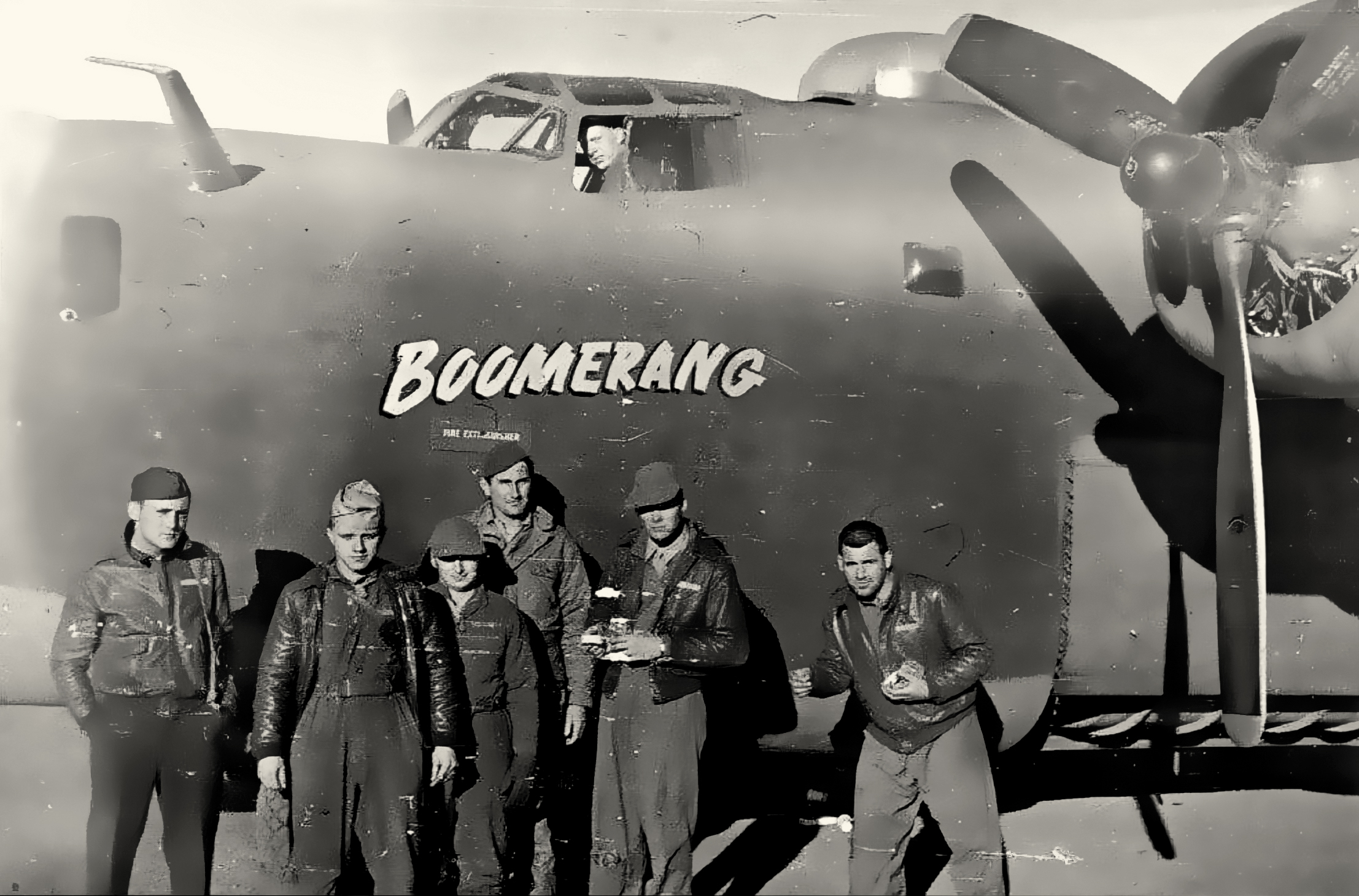 41-29219 B-24H Liberator 15AF 451BG725BS 30 Boomerang with crew 01