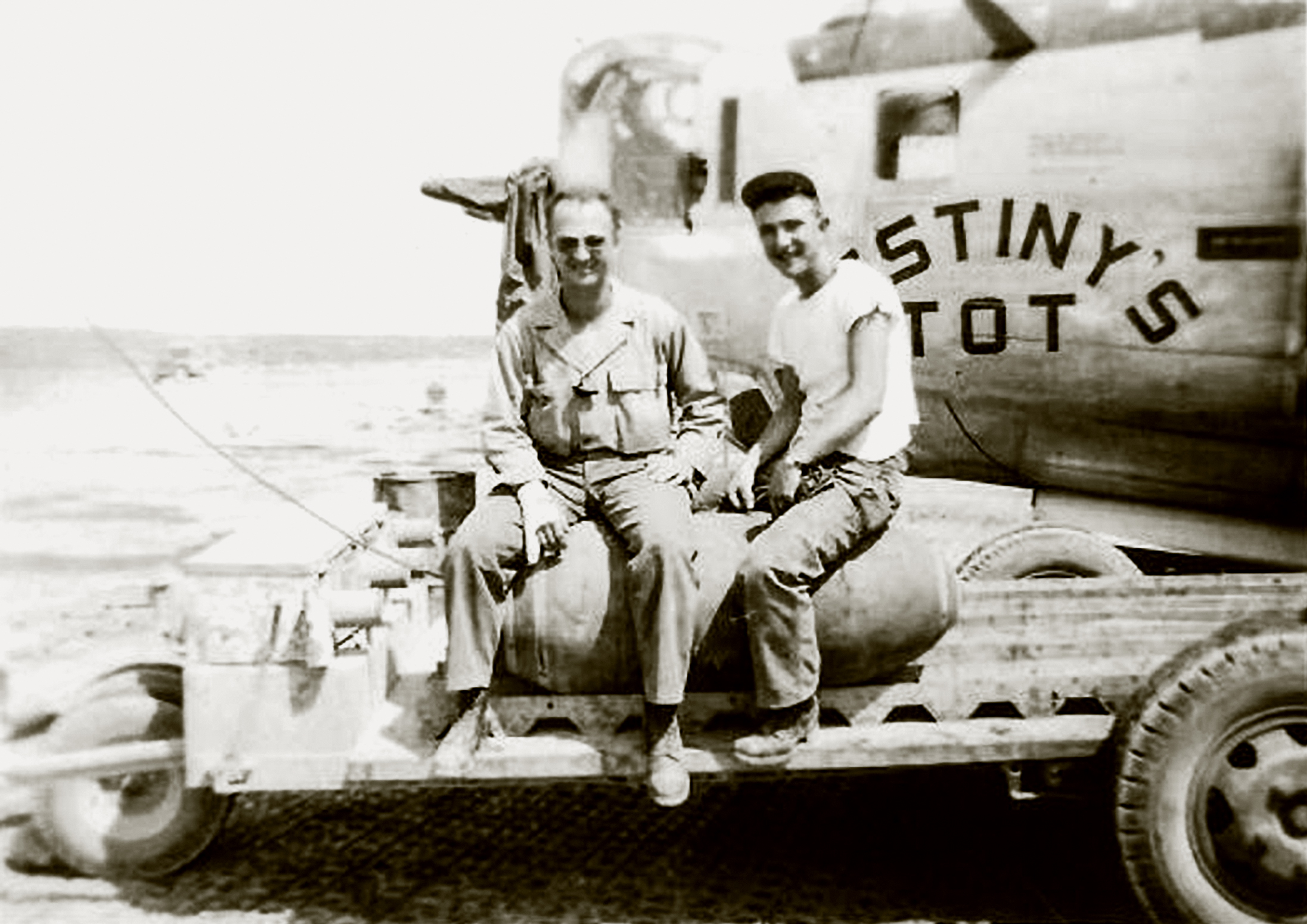 42-51590 B-24J Liberator 15AF 451BG724BS 24 Destiny's Tot nose art left side 01