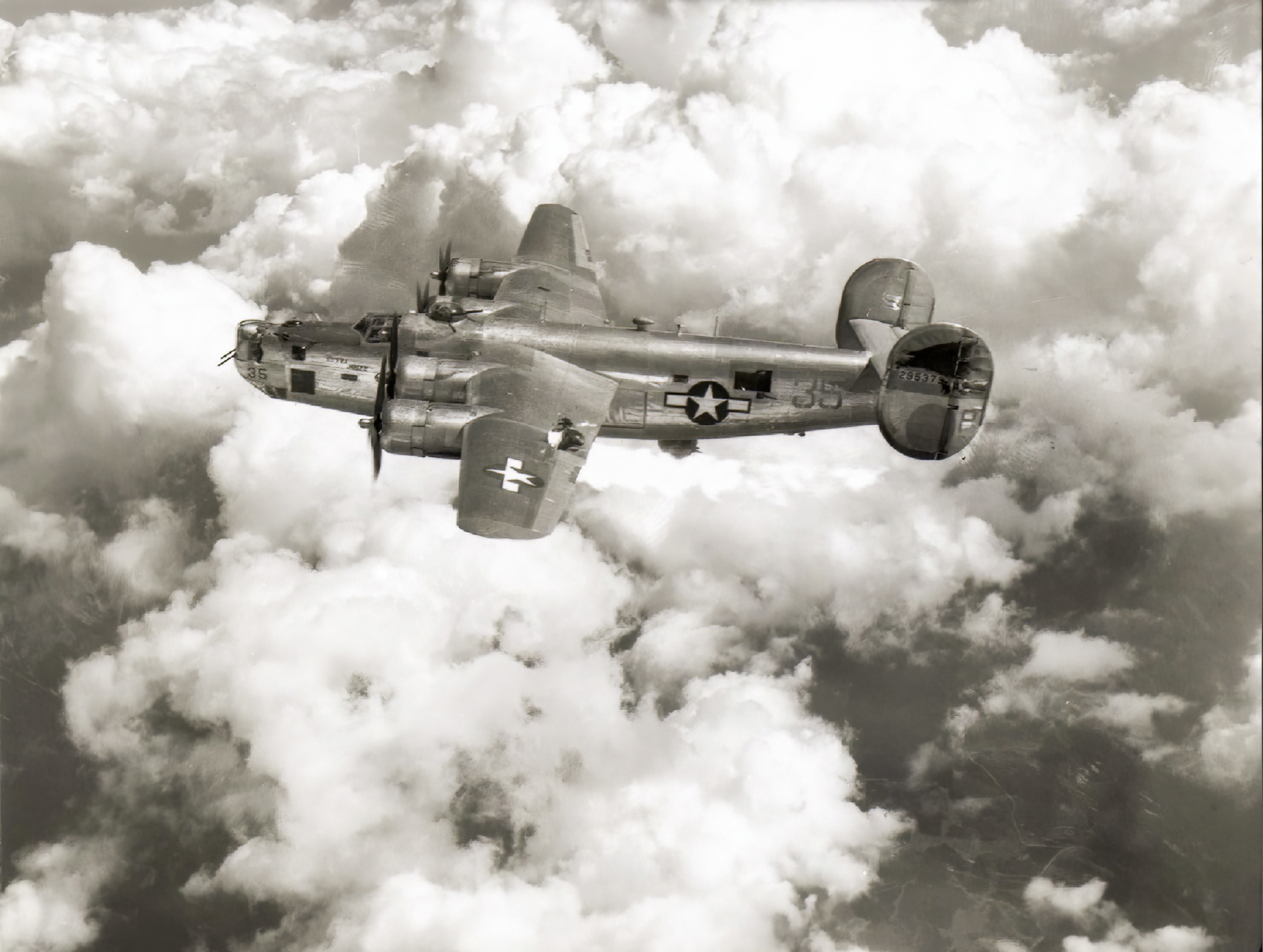 42-95379 B-24H Liberator 15AF 451BG725BS 35 Extra Joker being shot down by a Fw 190A over Austria 4th Sep 1944 03