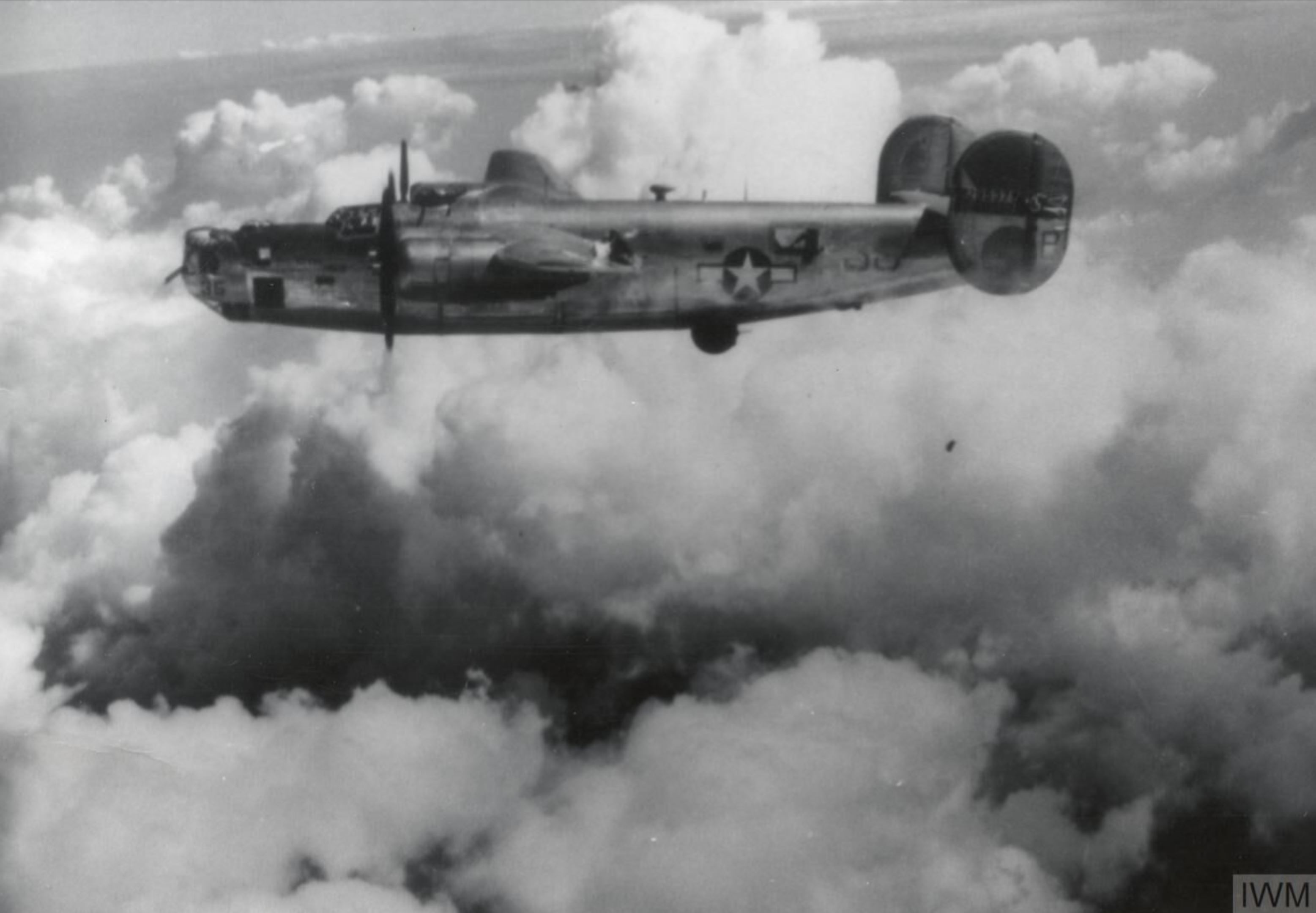 42-95379 B-24H Liberator 15AF 451BG725BS 35 Extra Joker over Vienna Aug 1944 FRE14019