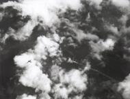 Asisbiz 42-95379 B-24H Liberator 15AF 451BG725BS 35 Extra Joker being shot down by a Fw 190A over Austria 4th Sep 1944 12