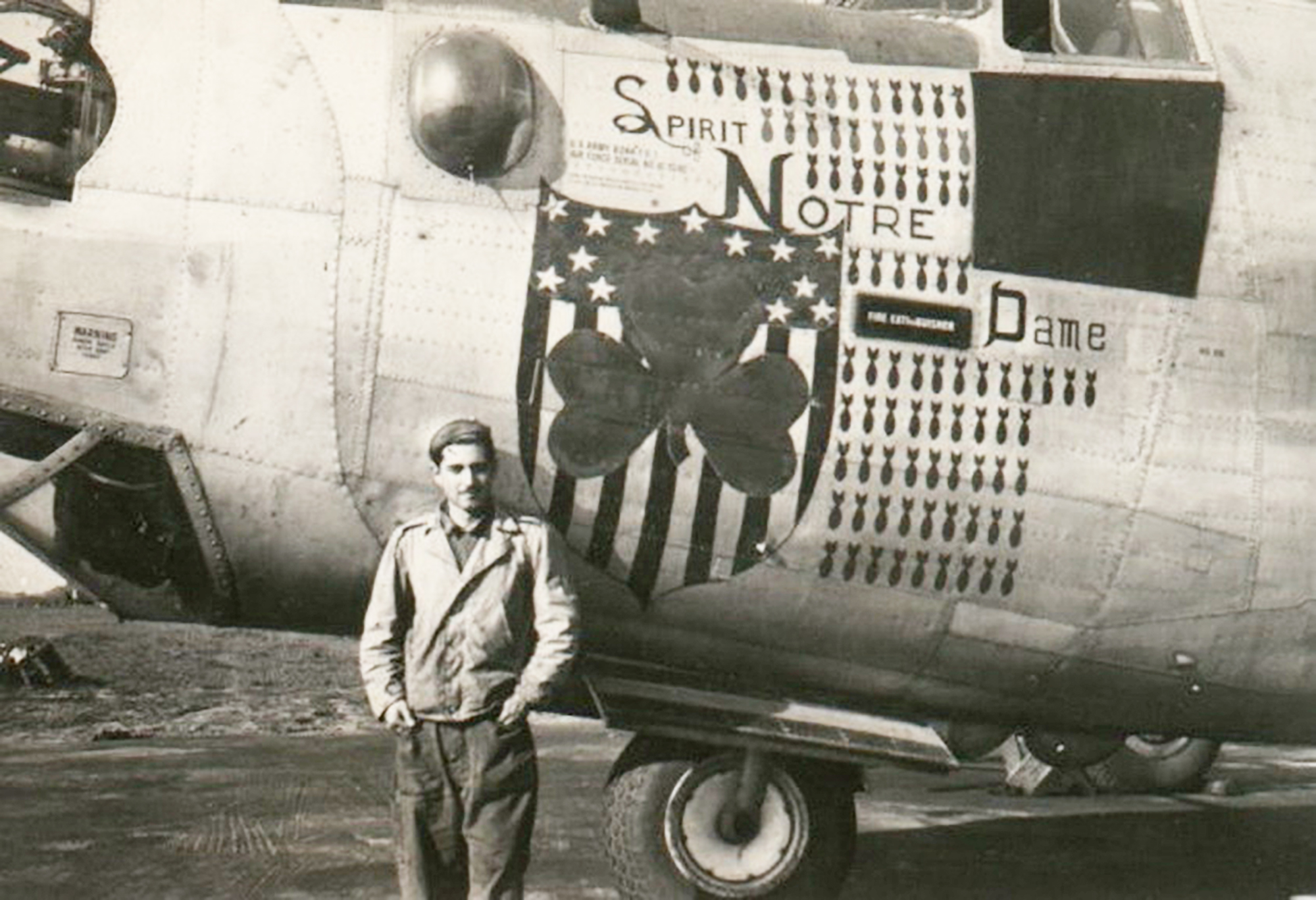 42-95102 B-24H Liberator 8AF 453BG734BS E8H Spirit of Notre Dame nose art left side England 01