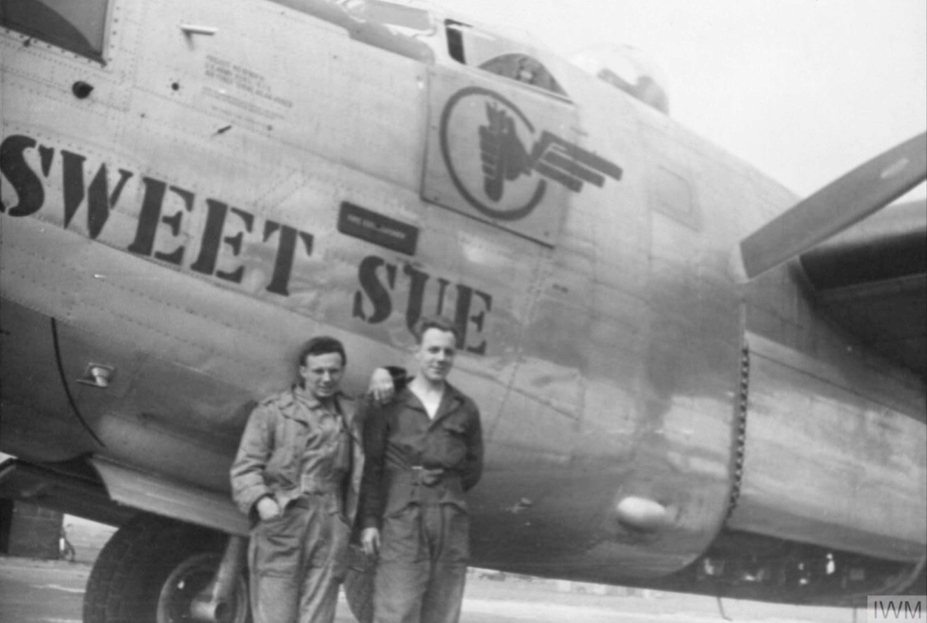 44-49926 B-24L Liberator 8AF 453BG735BS H6W Sweet Sue nose art left side FRE1862