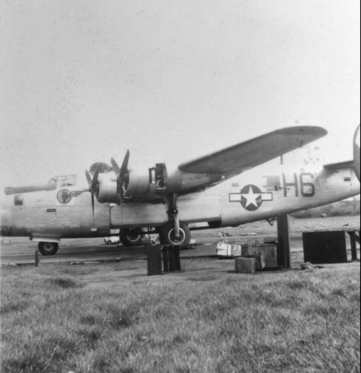 44-49926 B-24L Liberator 8AF 453BG735BS H6W with out her name Sweet Sue FRE1879