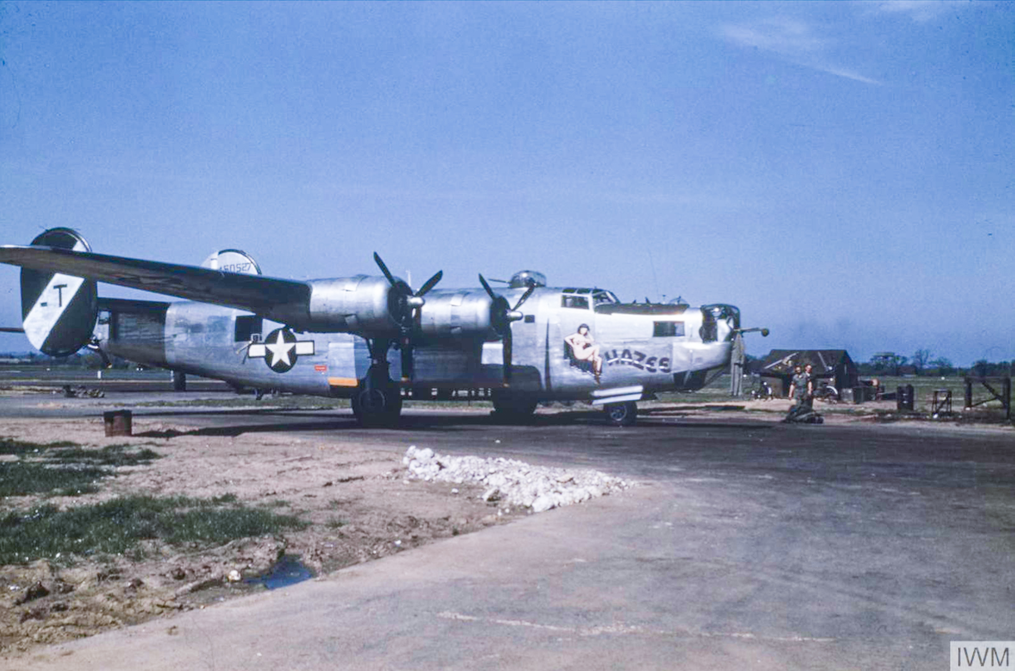 44-50527 B-24M Liberator 8AF 453BG732BS E3T Hazee nose art right side England FRE6663