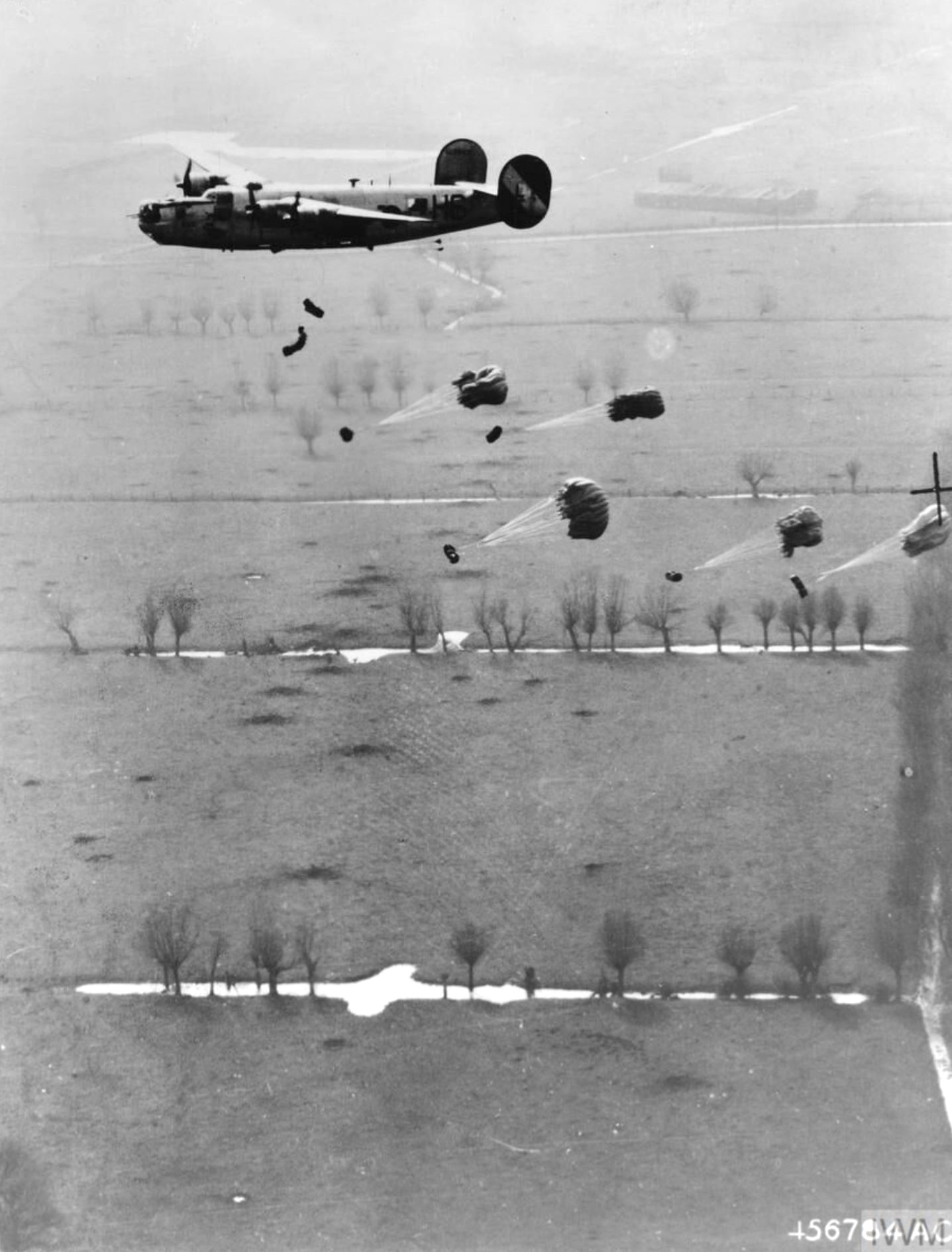 Consolidated B-24 Liberator 8AF 453BG735BS H6L dropping supplies Rhine River 24th March 1945 02