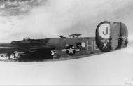 Asisbiz 42-64478 B-24H Liberator 8AF 453BG735BS H6X Cabin in the Sky in flight 27th Mar 1944 FRE1884