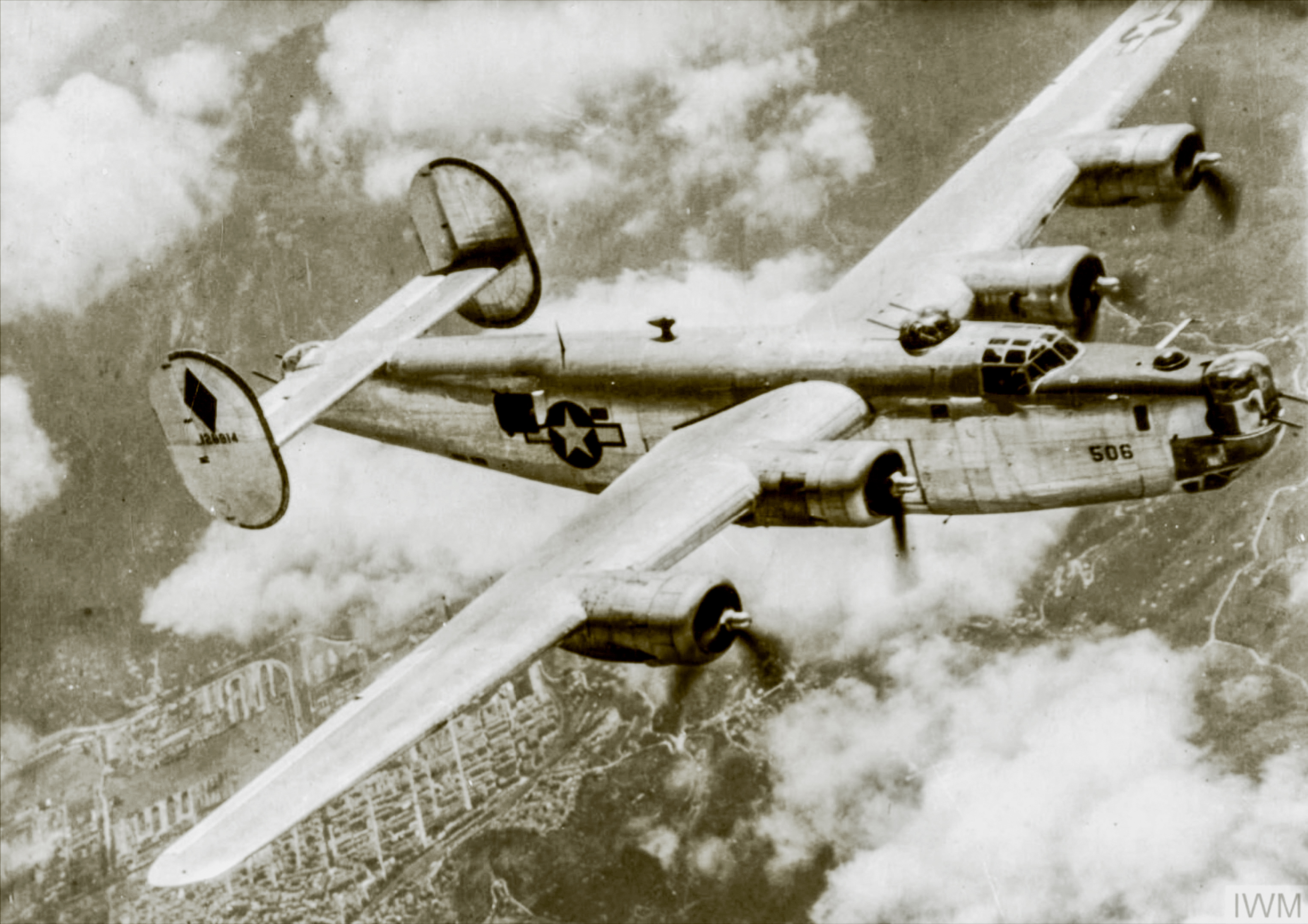 41-28914 B-24H Liberator 15AF 304BW 454BG in flight FRE8707
