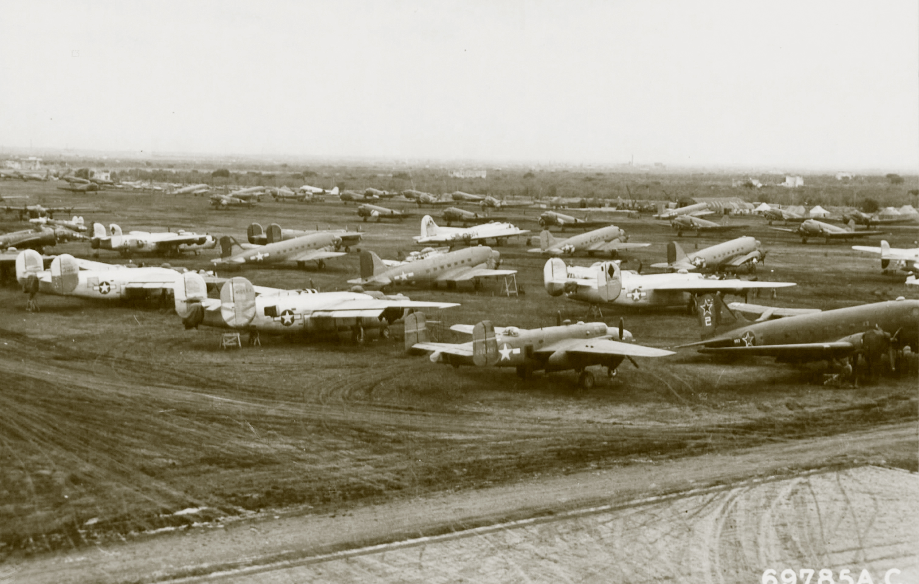 Consolidated B-24 Liberator 15AF 456BG at Bari field Italy Oct 1944 01