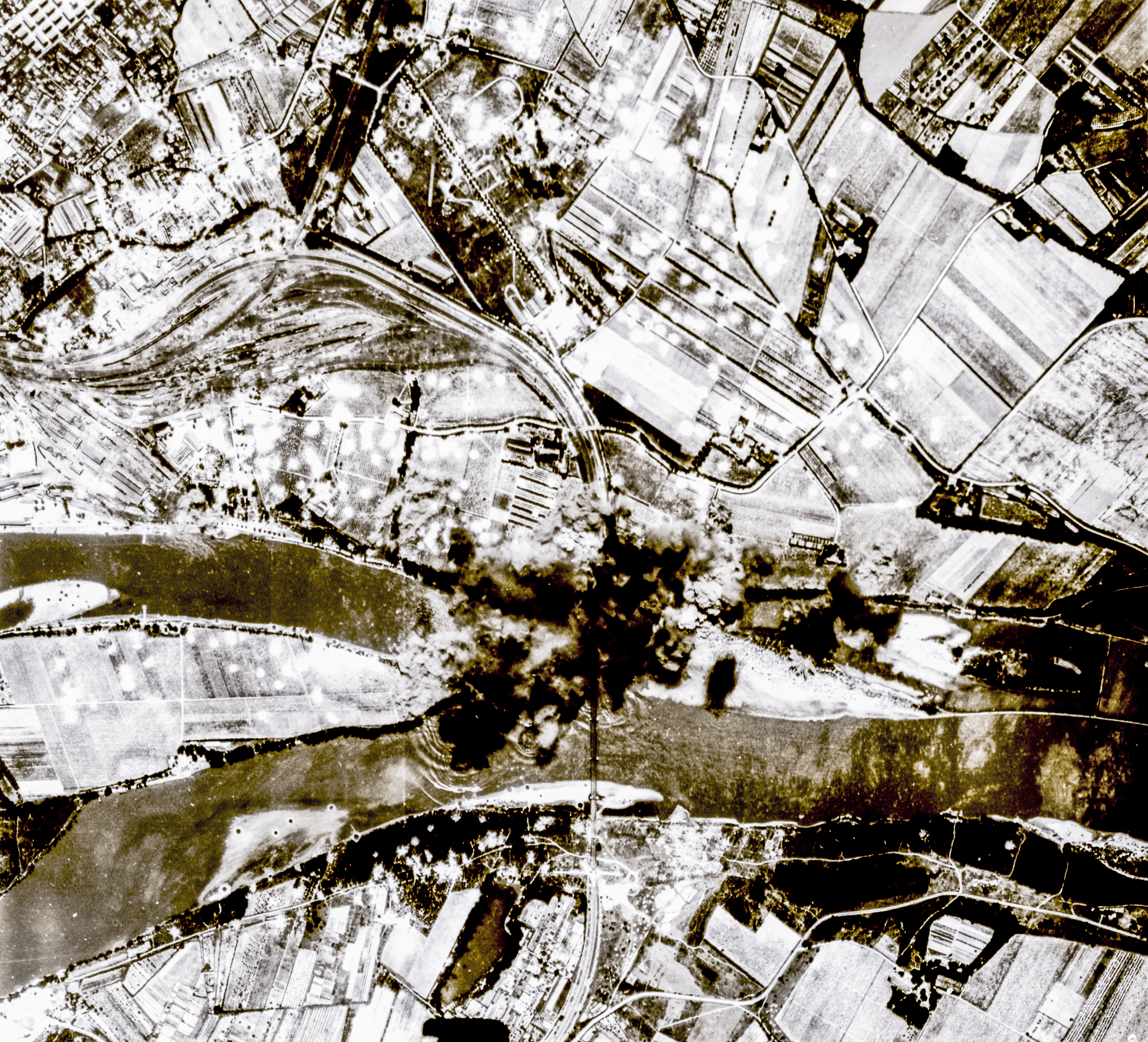 Target 15AF B-24 Liberators 456BG747BS bomb the Avignon Railroad Bridge France 17th Jul 1944 01