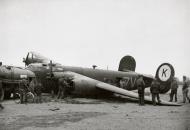 Asisbiz 41-29302 B-24H Liberator 8AF 458BG752BS 7VP Nokkish England 29th Apr 1944