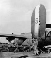 Asisbiz 44-40288 B-24J Liberator 8AF 458BG753BS J4S Bad Girl Engalnd 1944 01