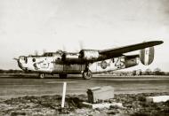 Asisbiz 44-40298 B-24J Liberator 8AF 458BG752BS 7VE The Shack nose art right side England 01