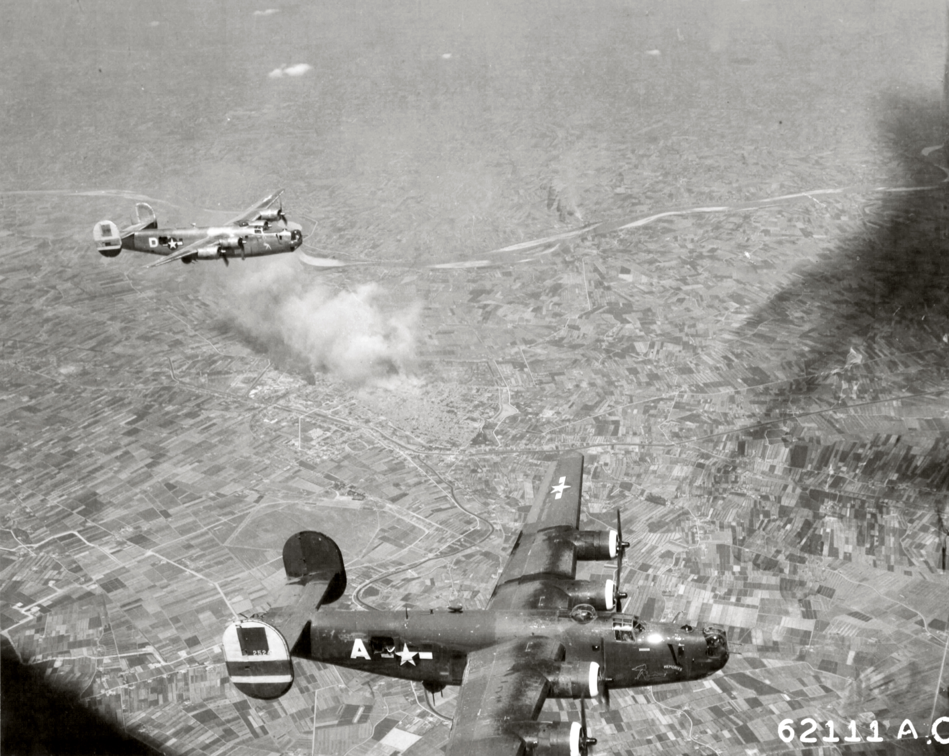 42-52456 B-24H Liberators 15AF 465BG782BS A Memomies over Ferrara Italy 5th Jun 1944 01