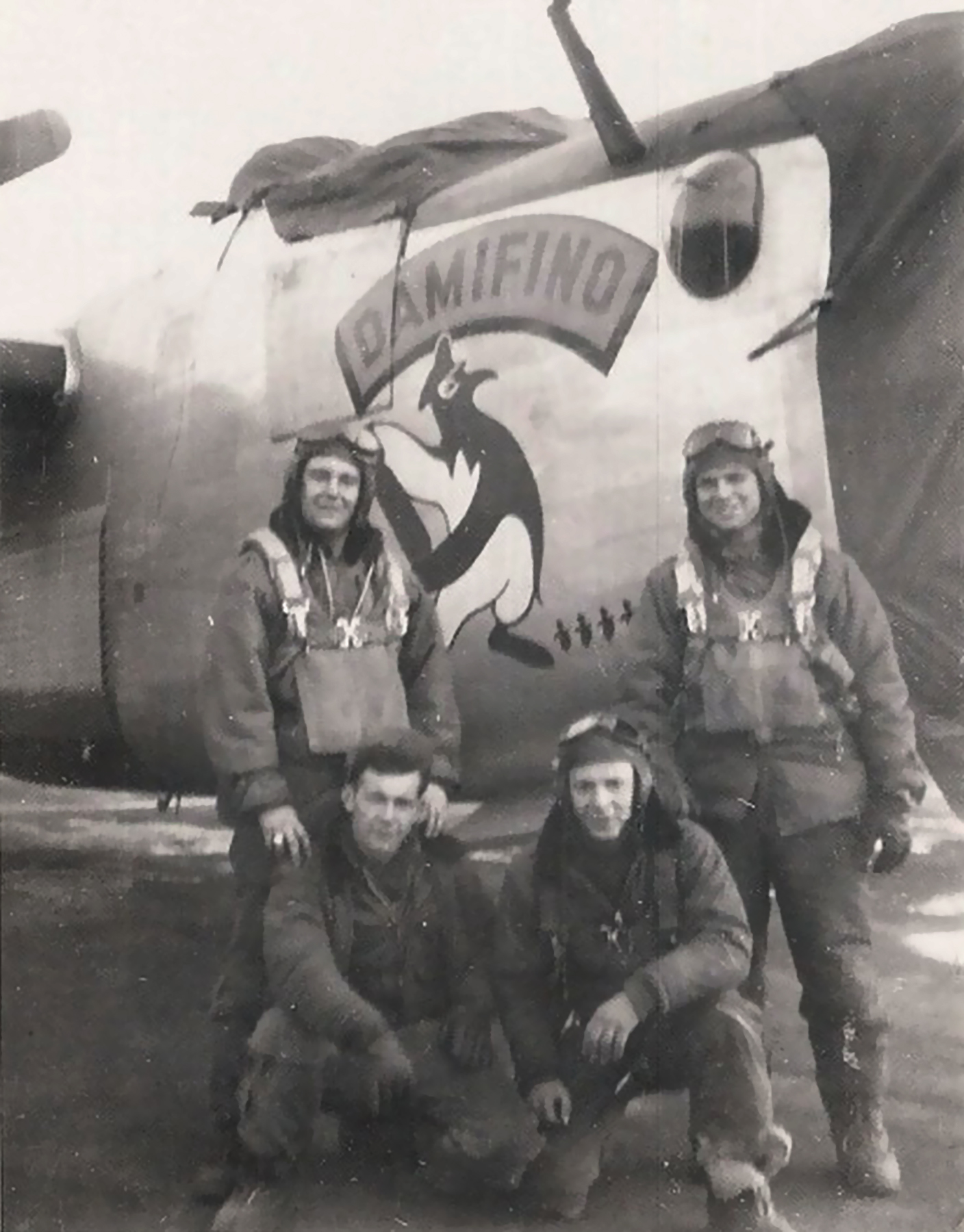 42-50465 B-24J Liberator 8AF 466BG784BS T9K Damifino nose art right side England 01