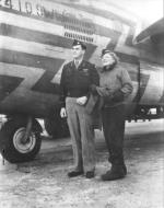 Asisbiz 41-24109 B-24D Liberator 8AF 466BG784BS T9Q Q Queen assembly ship with a Hollywood star FRE1938