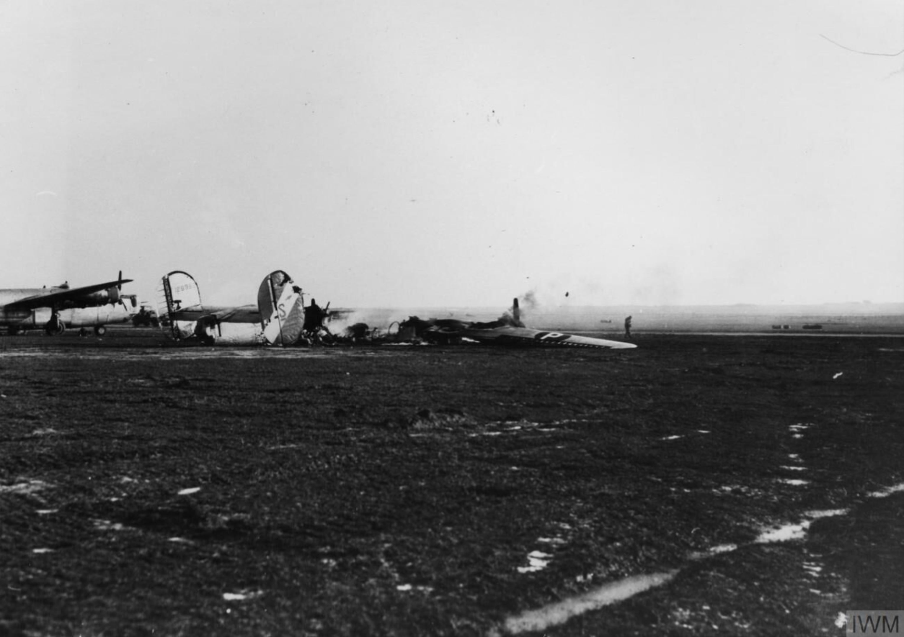 41-28962 B-24H Liberator 8AF 467BG790BS Q2S Flak Magnet destroyed in Belgium Luftwaffe raid 1st Jan 1945 01