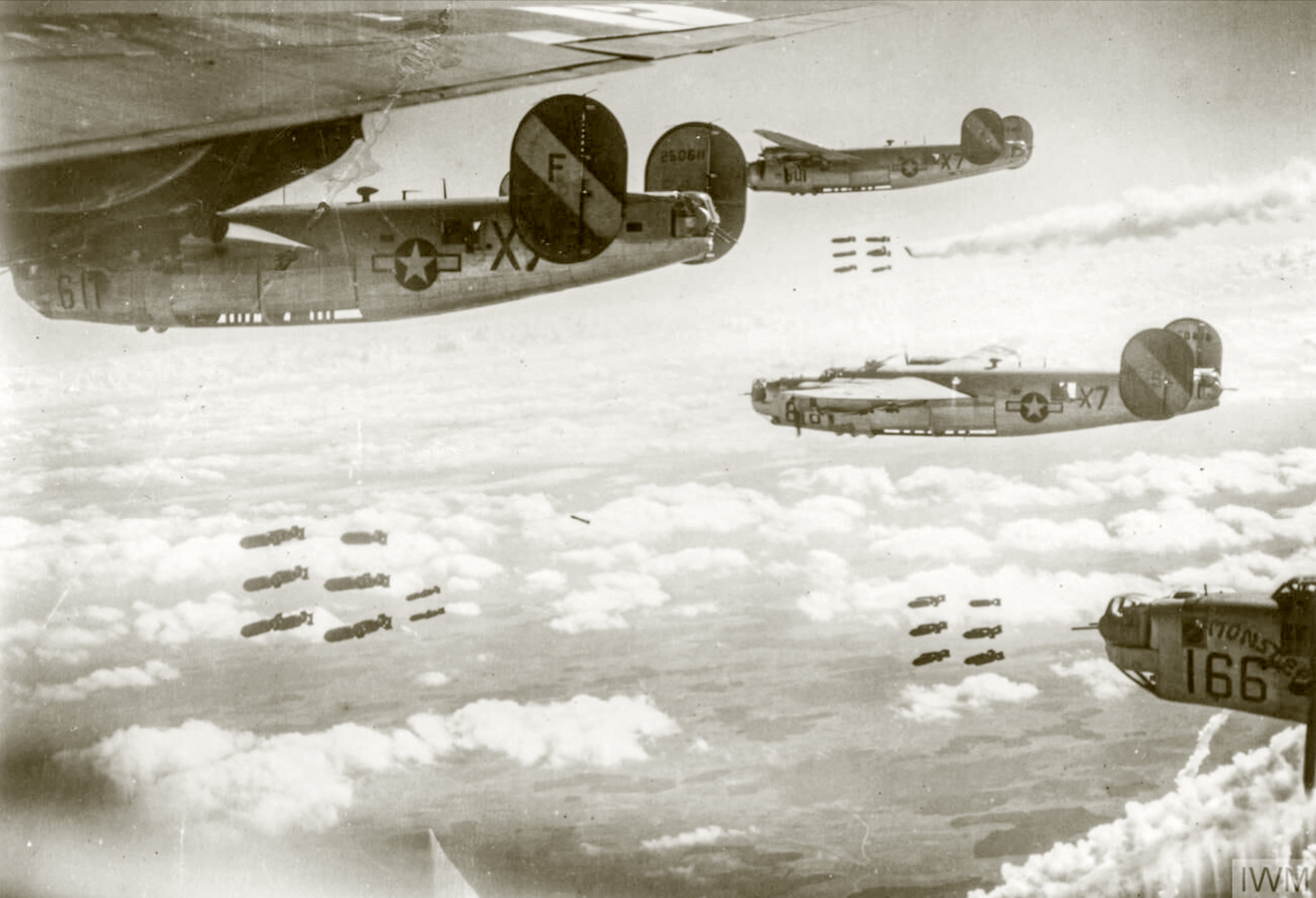 42-50611 B-24J Liberator 8AF 467BG788BS X7F bomb Landshut 16th April 1945 FRE8477